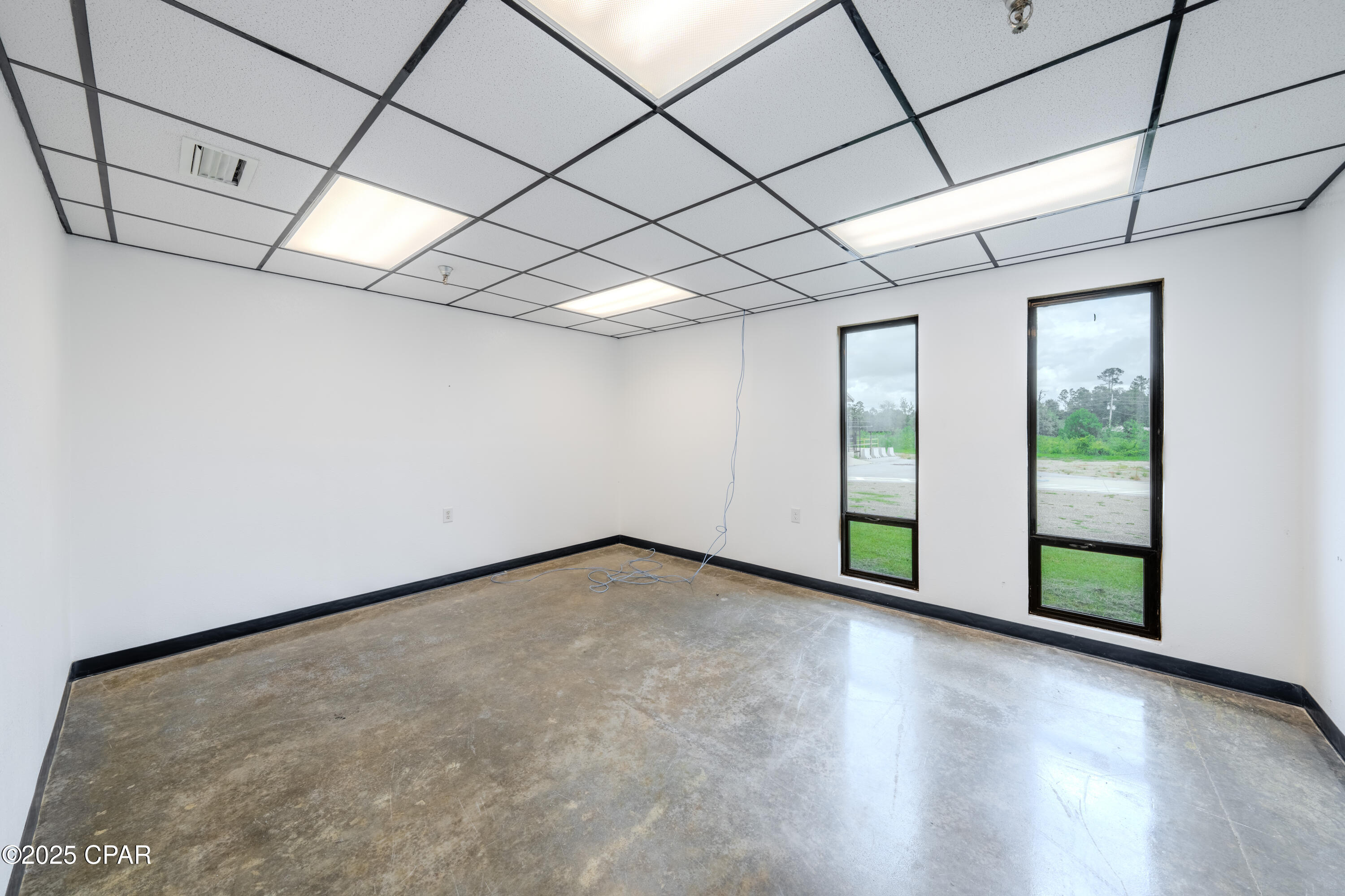 Image 22 For 3529 Russell Road