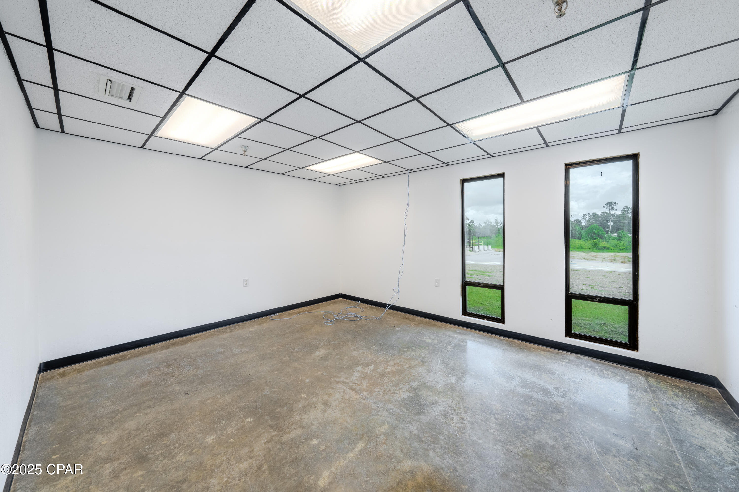 Image 23 For 3529 Russell Road