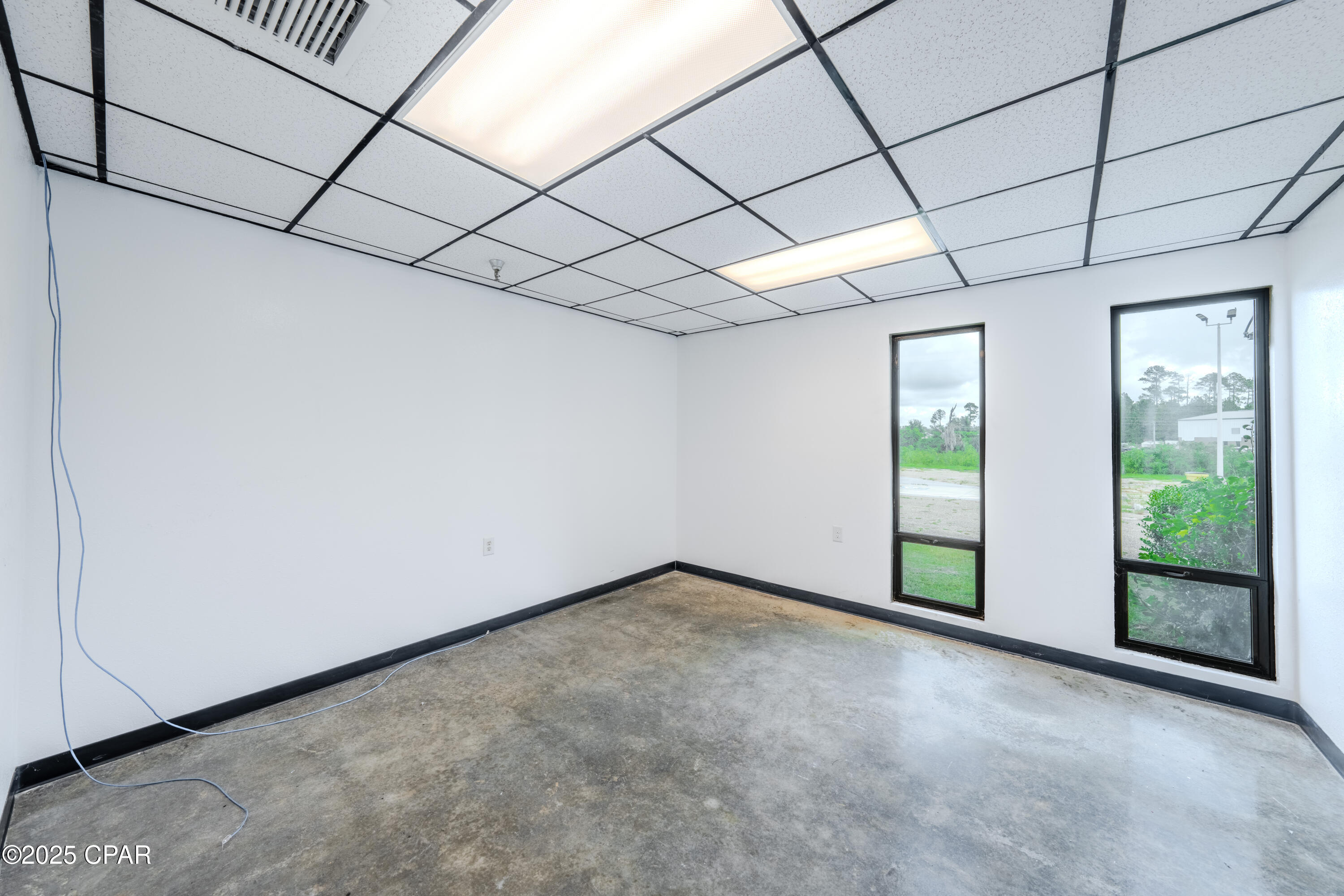 Image 25 For 3529 Russell Road