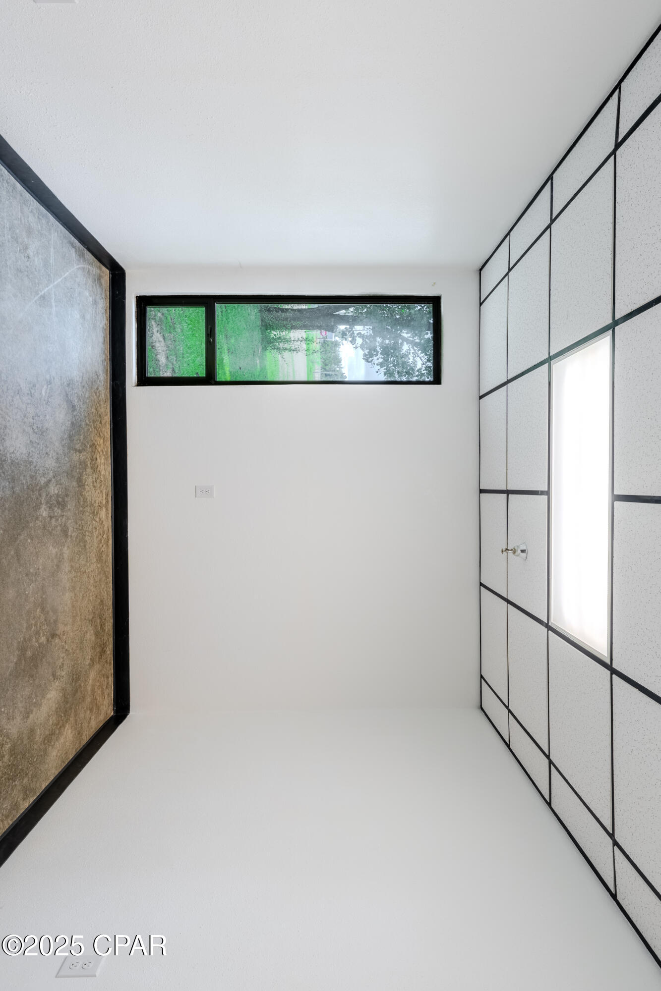 Image 29 For 3529 Russell Road