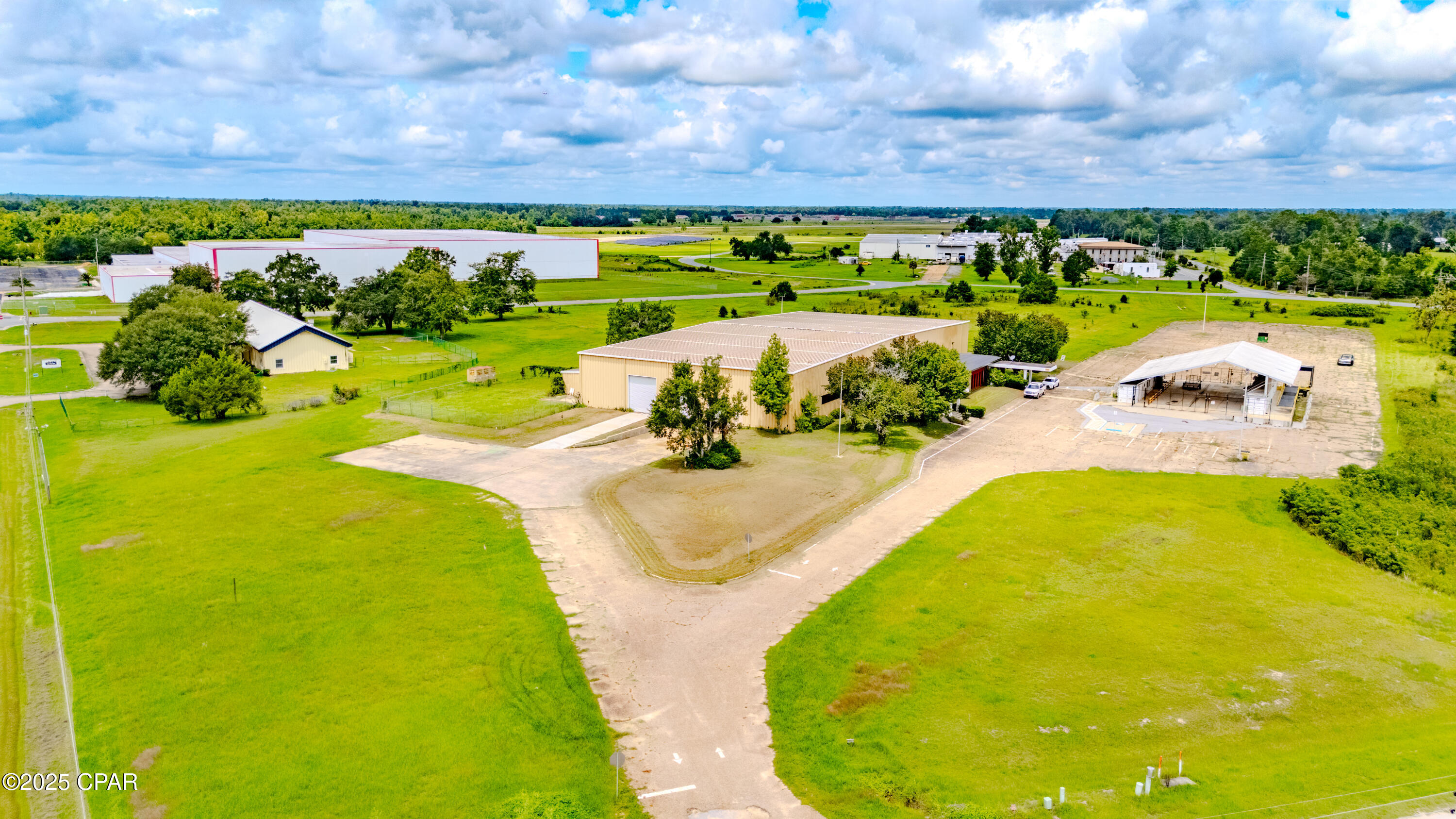 Image 33 For 3529 Russell Road