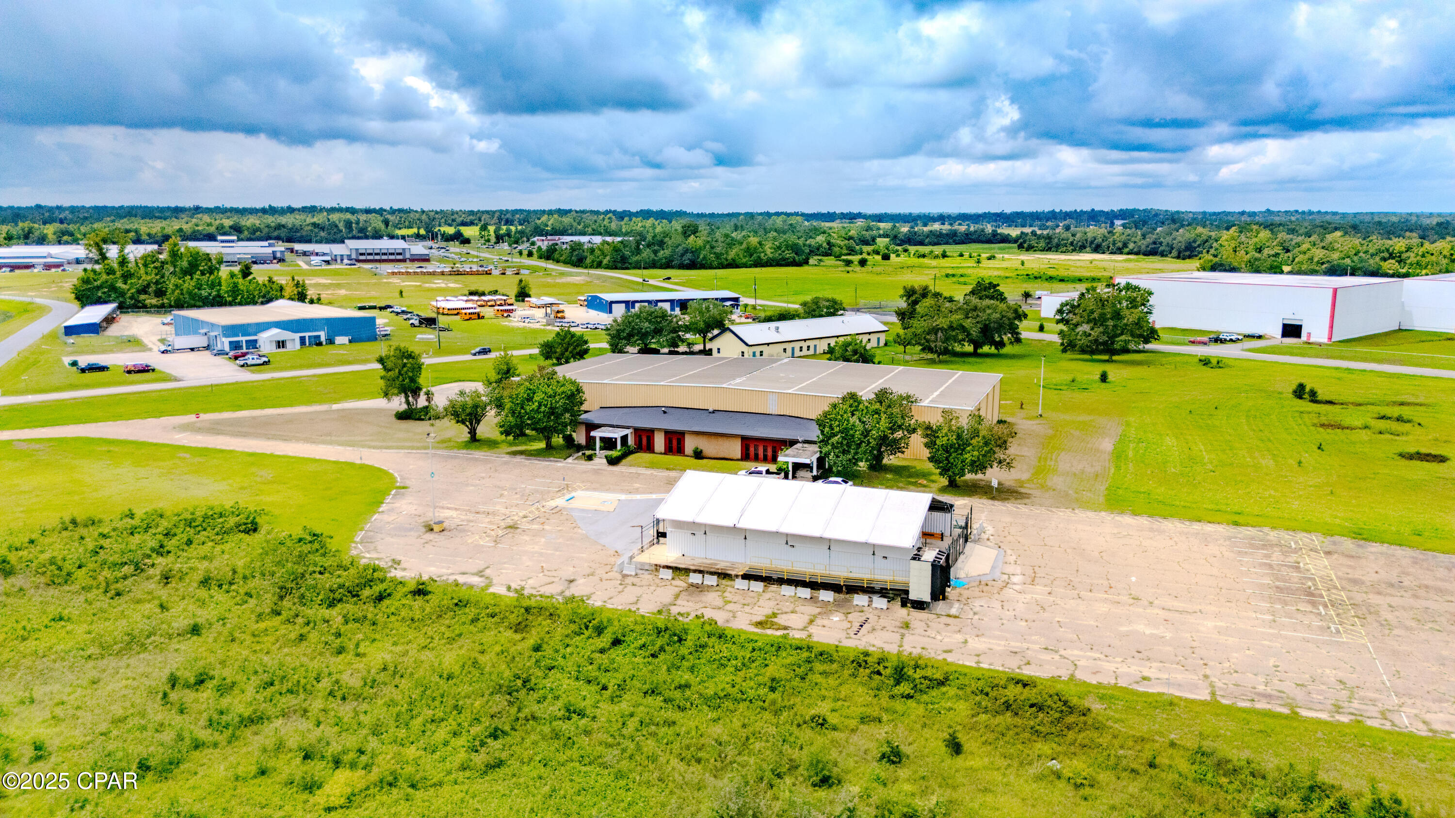 Image 35 For 3529 Russell Road