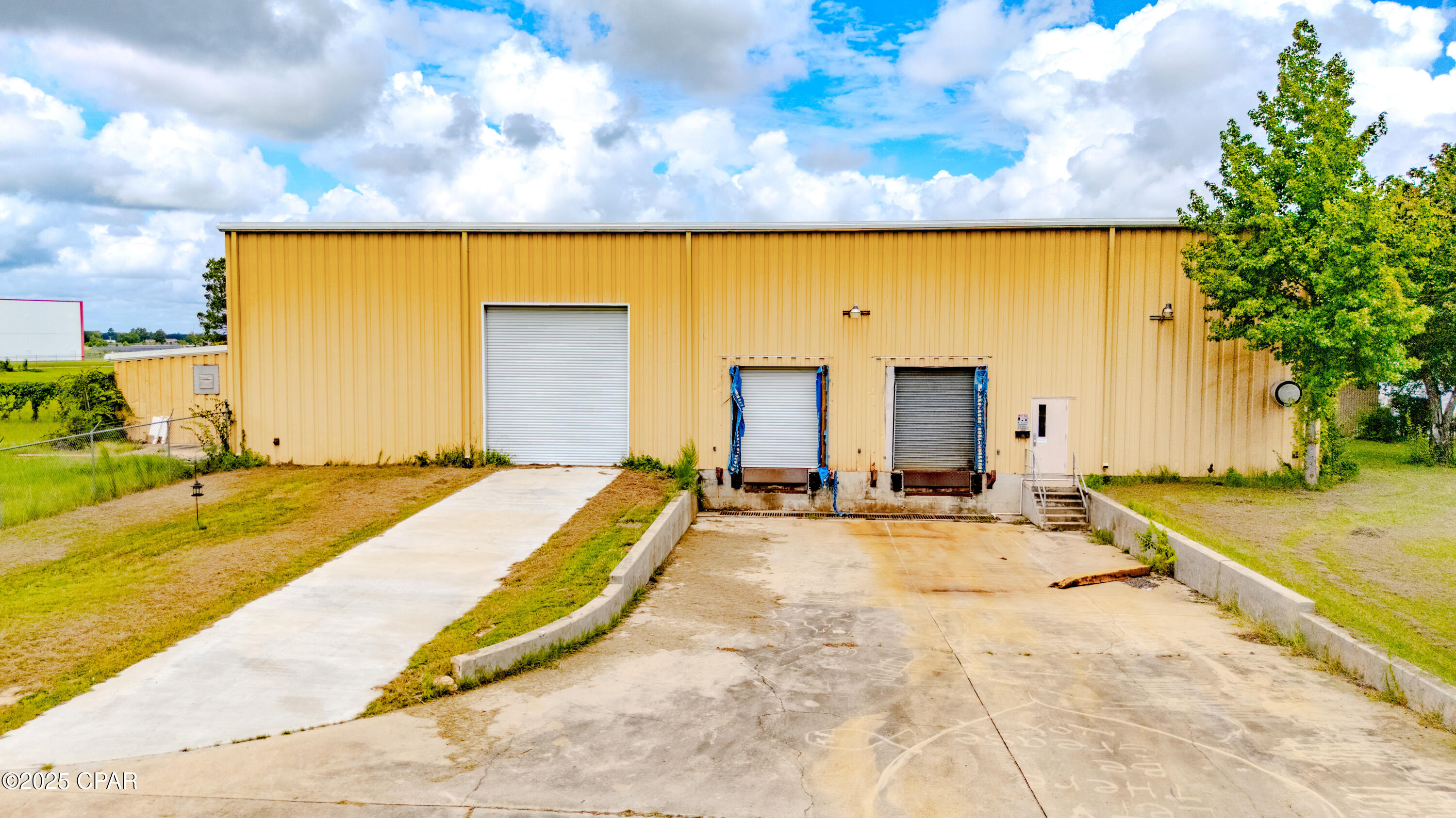 Image 36 For 3529 Russell Road