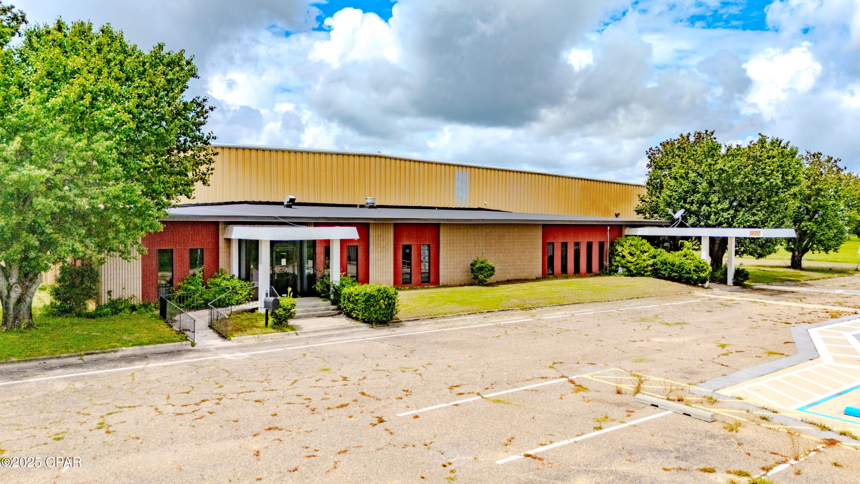 Image 39 For 3529 Russell Road