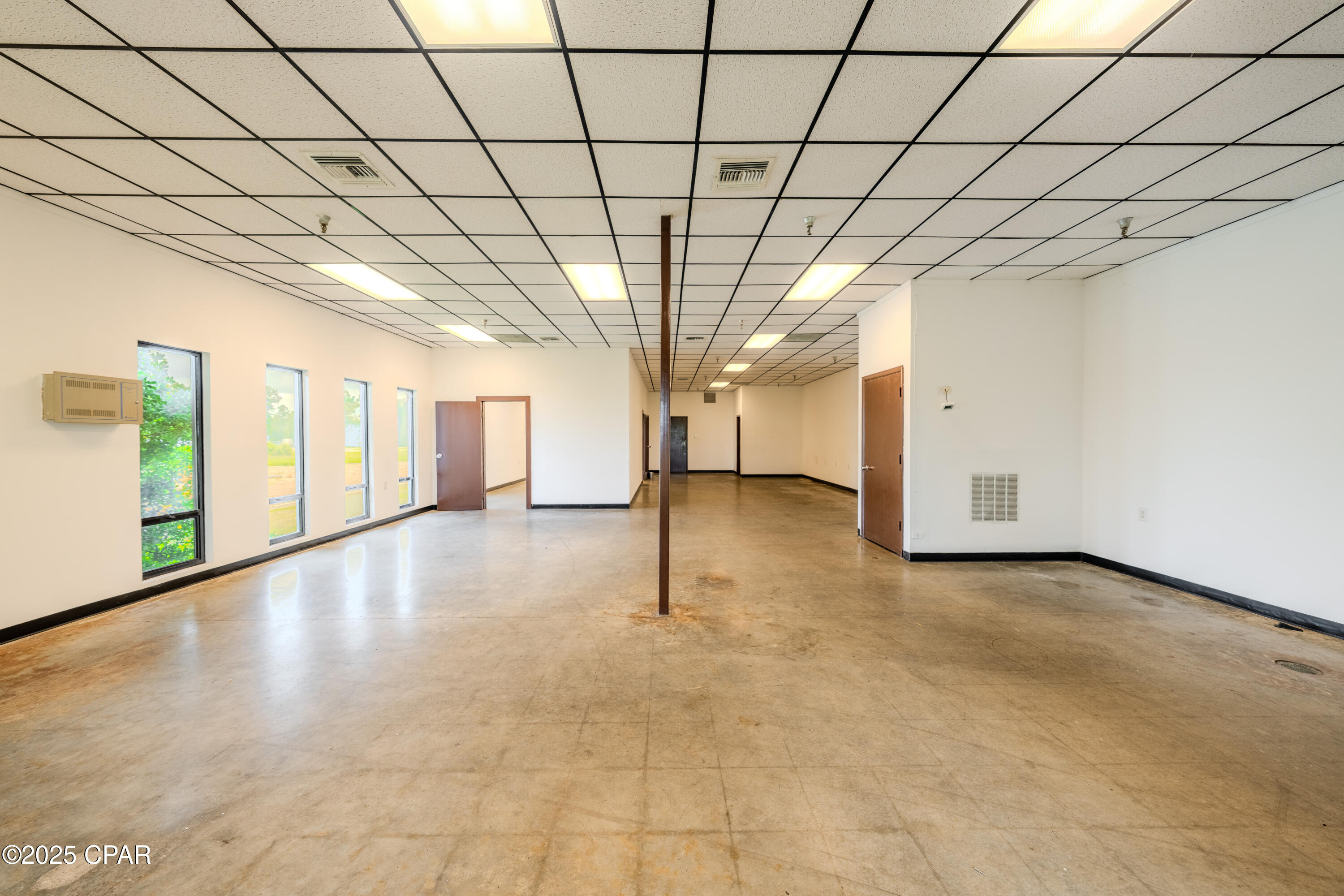 Image 4 For 3529 Russell Road