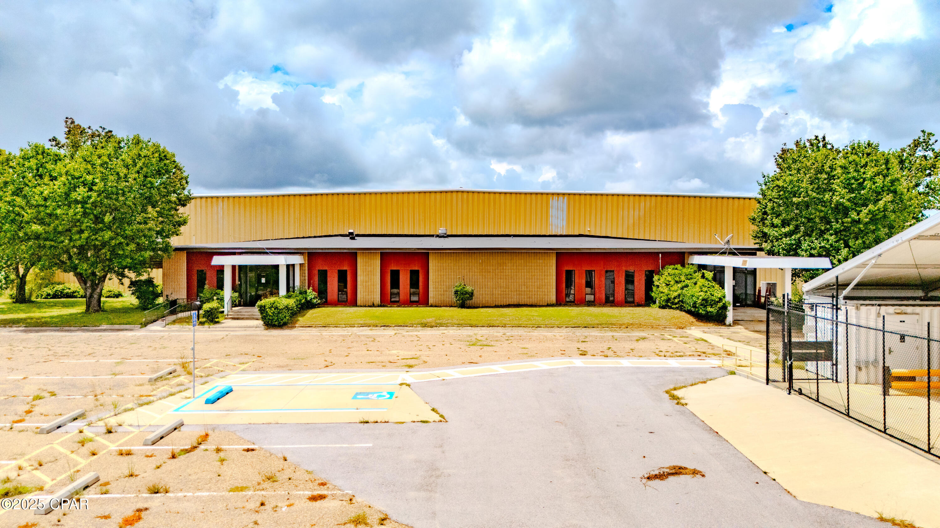 Image 42 For 3529 Russell Road