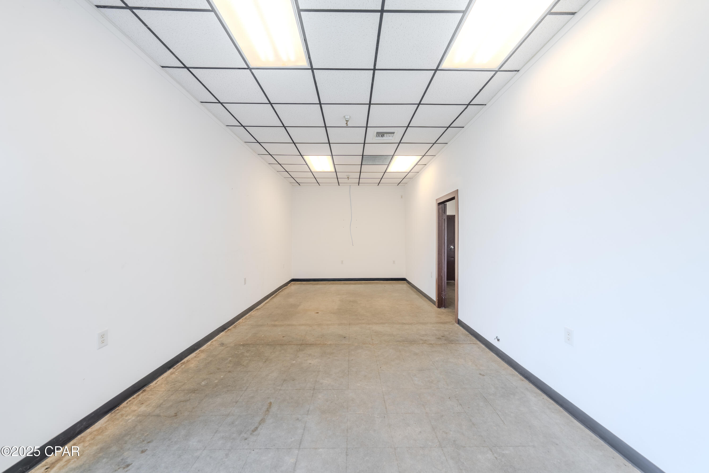 Image 6 For 3529 Russell Road