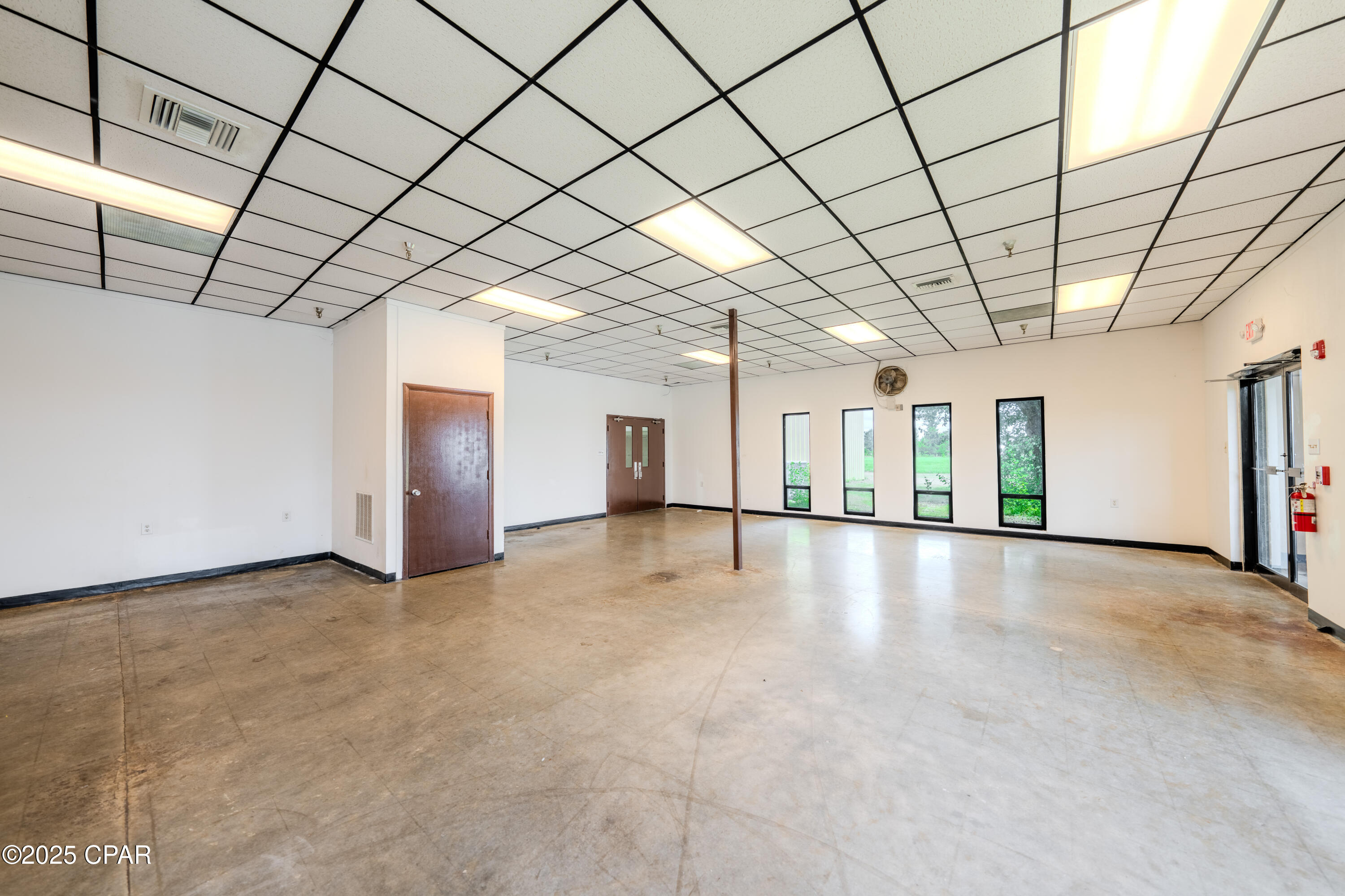 Image 7 For 3529 Russell Road