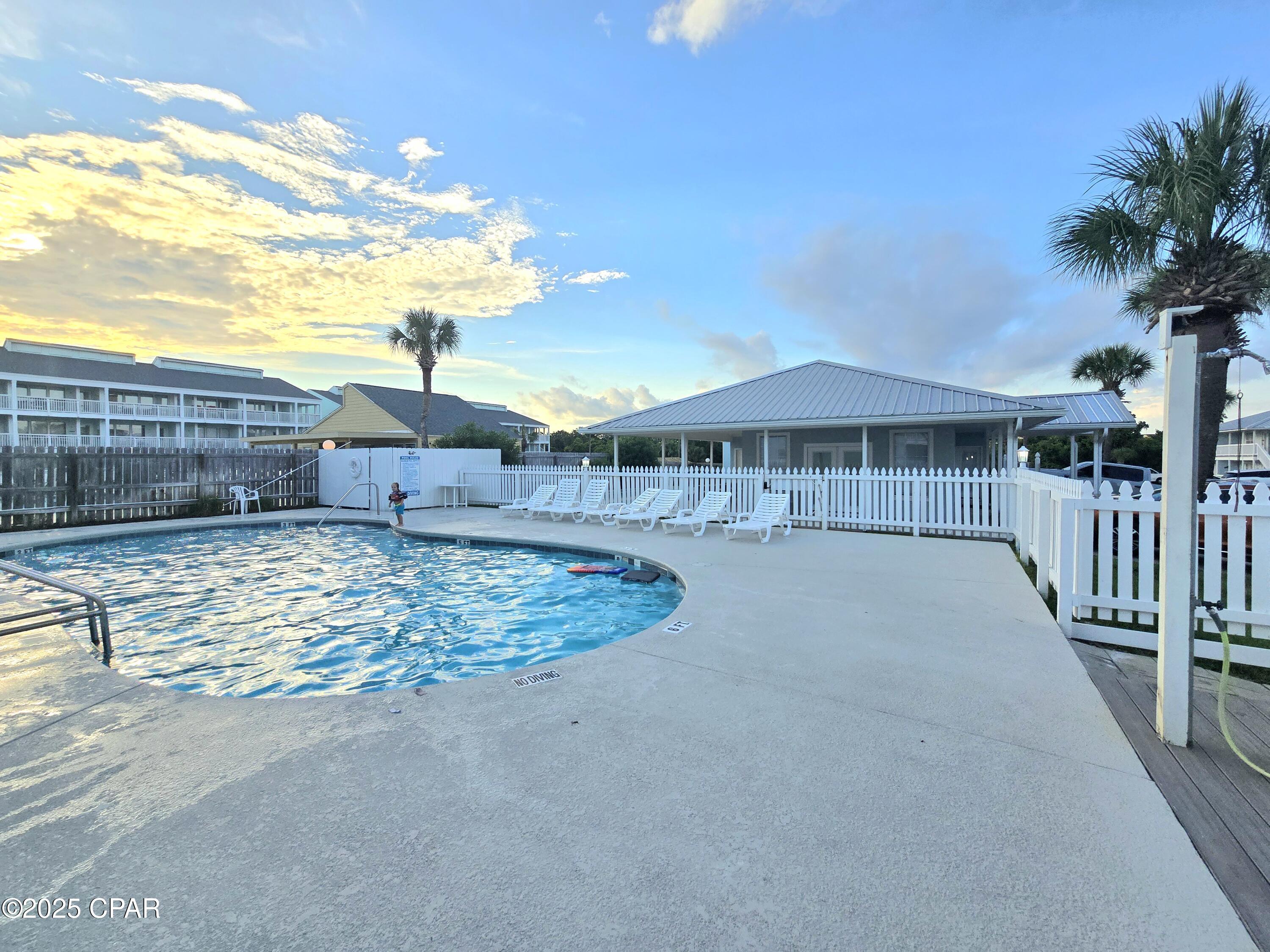 Image 14 For 17642 Front Beach Road I7