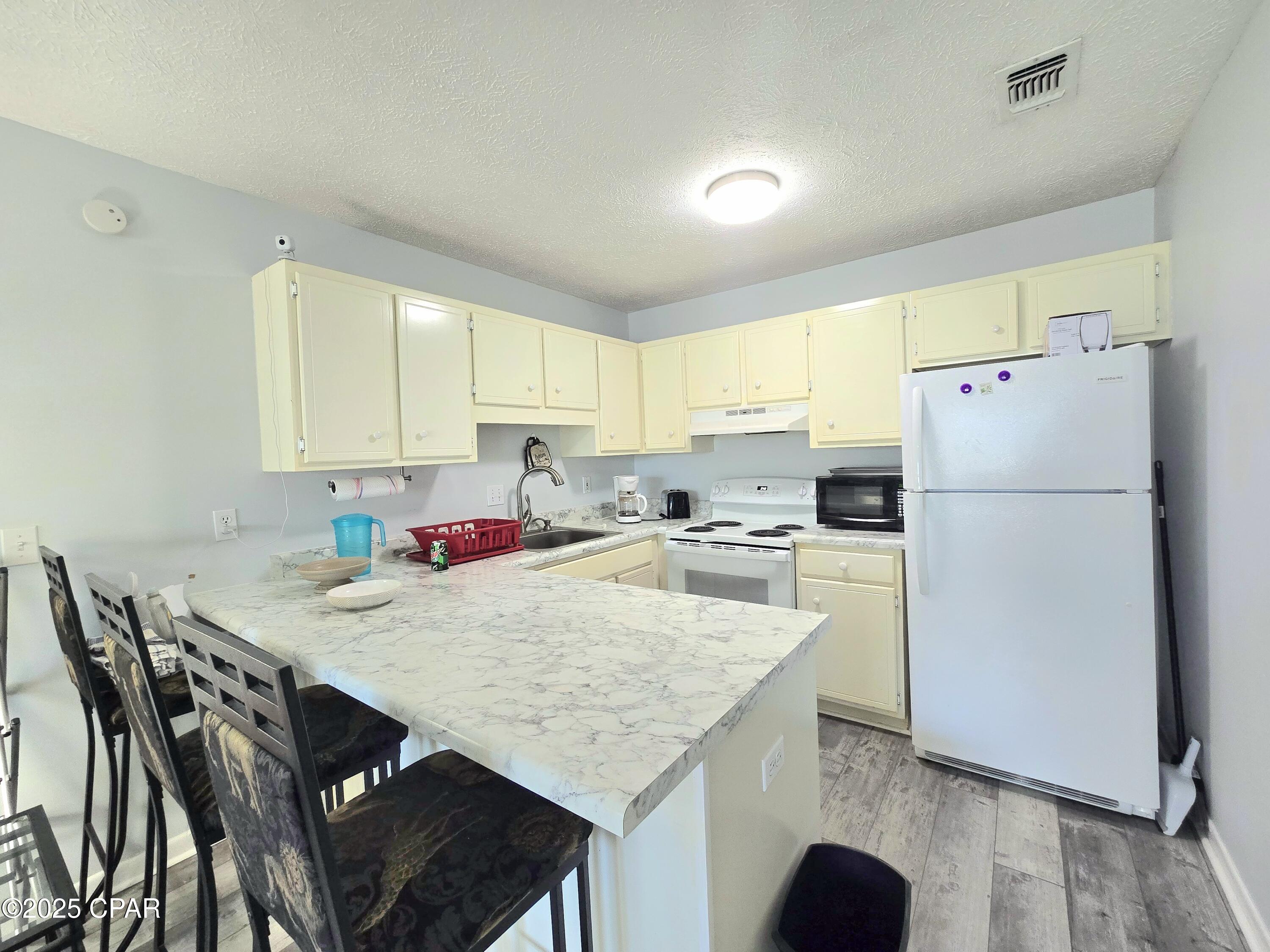 Image 3 For 17642 Front Beach Road I7