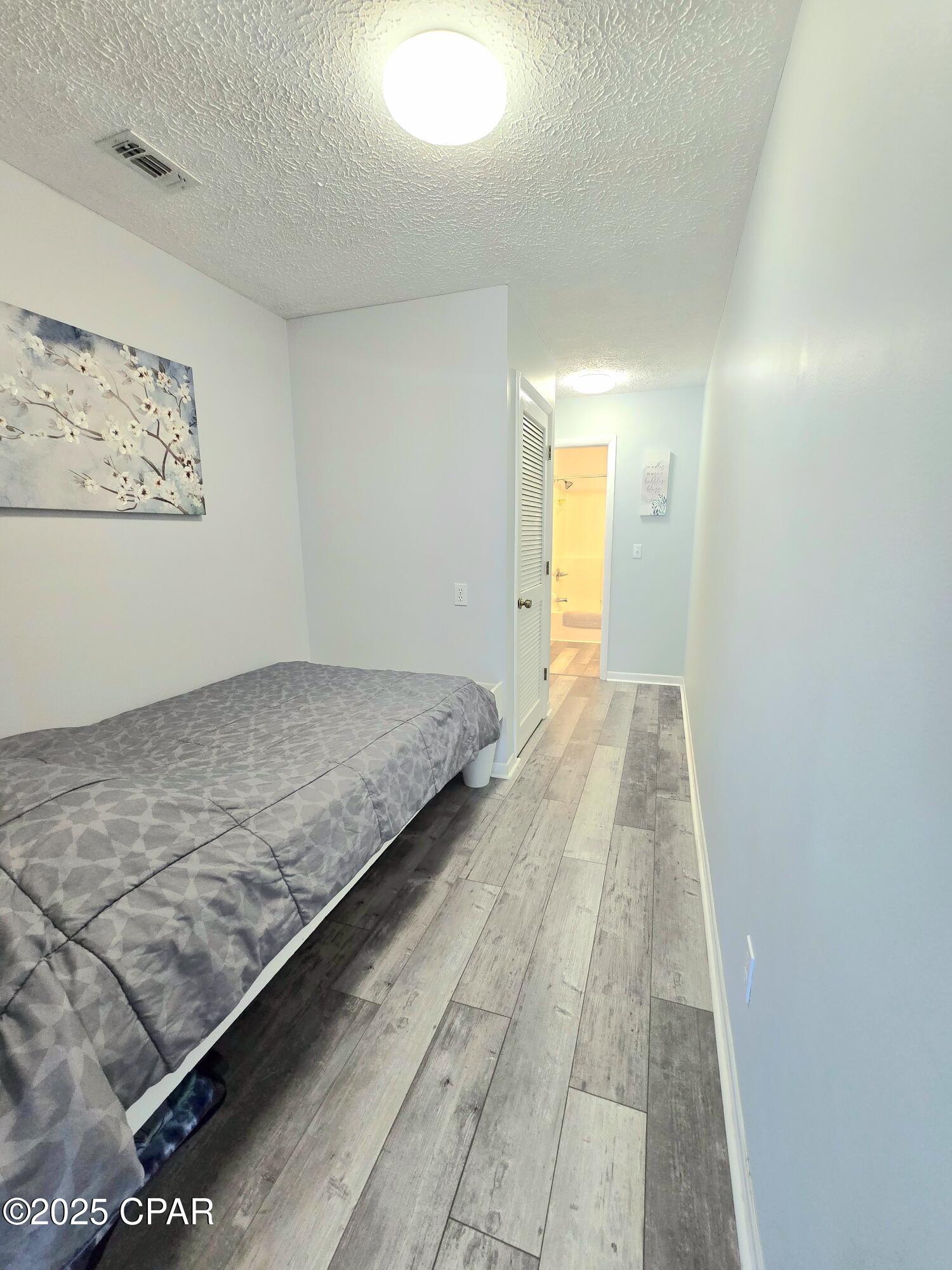 Image 9 For 17642 Front Beach Road I7