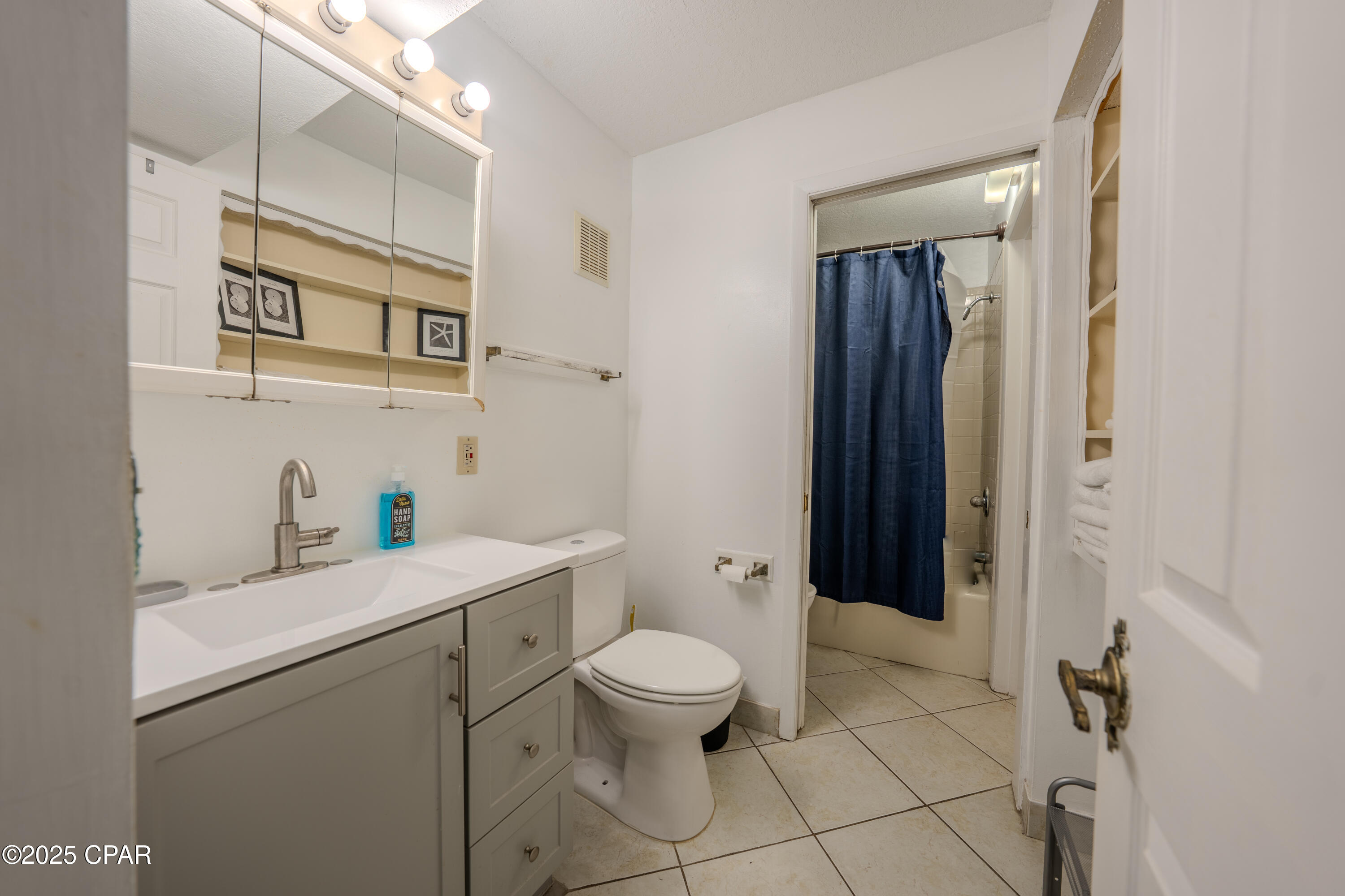 Image 11 For 8743 Thomas Drive 1318