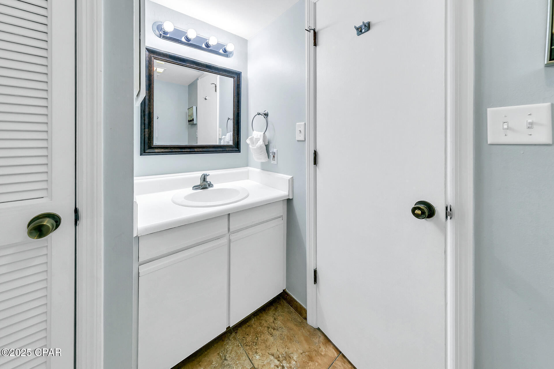 Image 22 For 17351 Front Beach Road W602