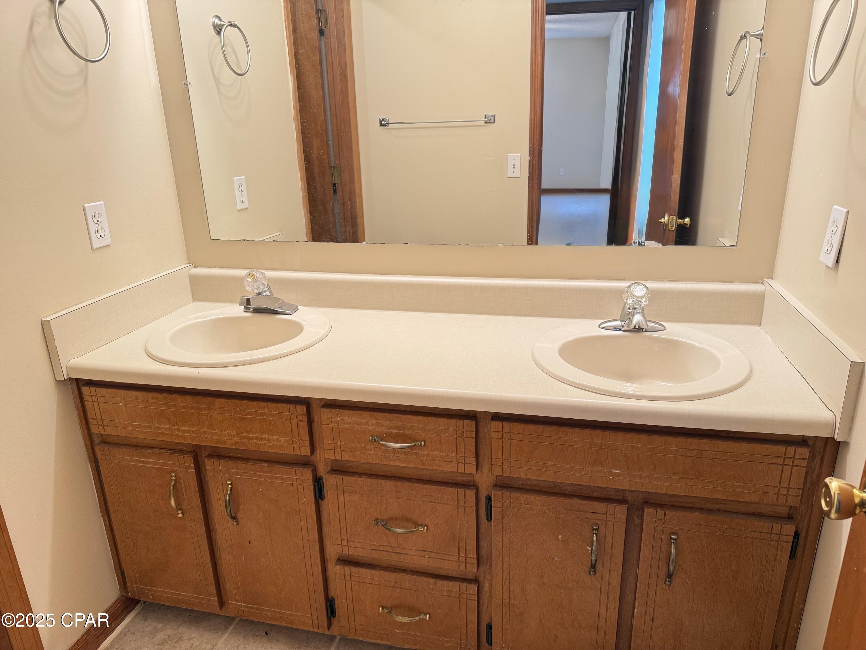 Image 22 For 606 Krystal Lane