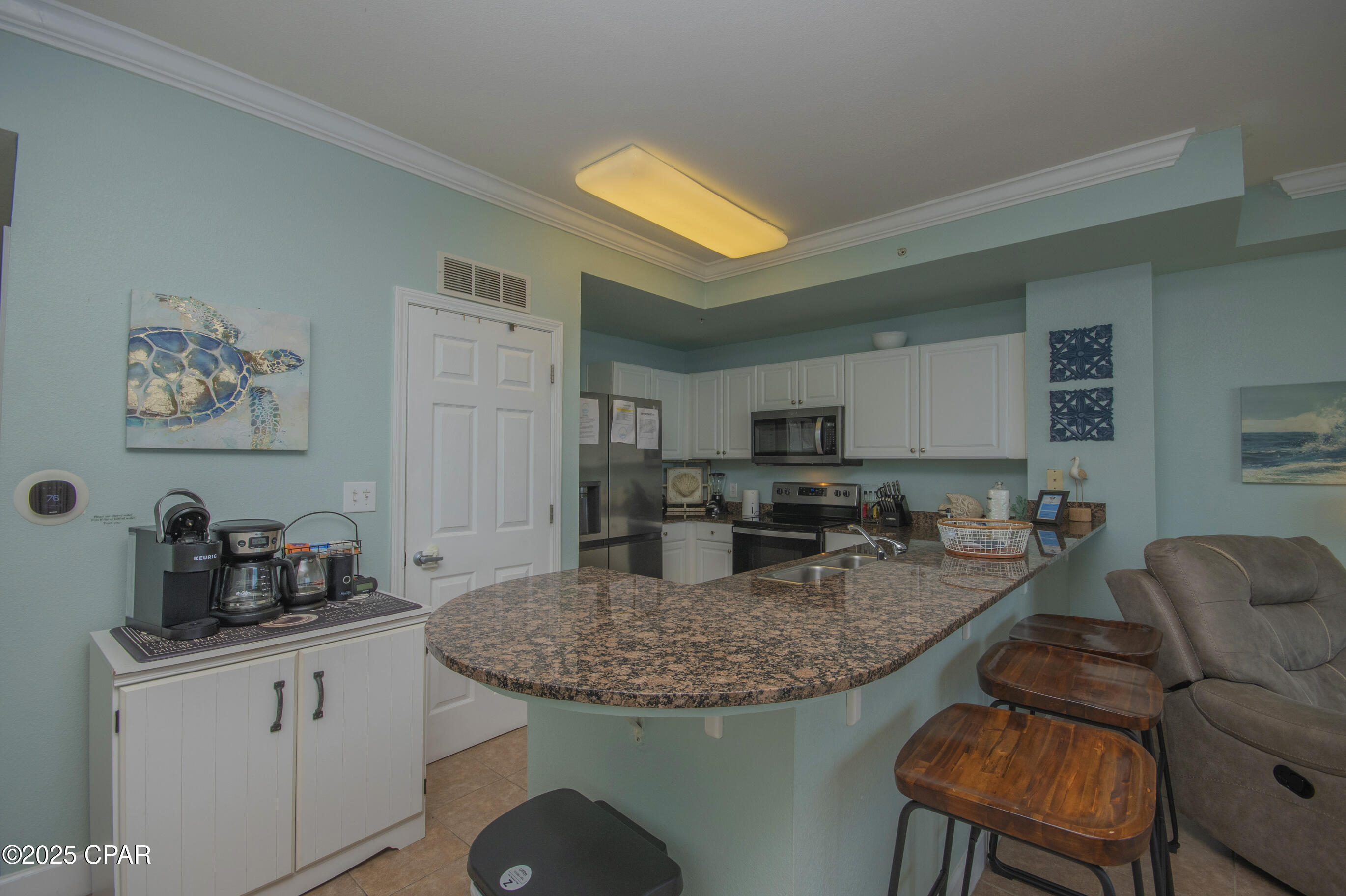 Image 17 For 16819 Front Beach Road 2006