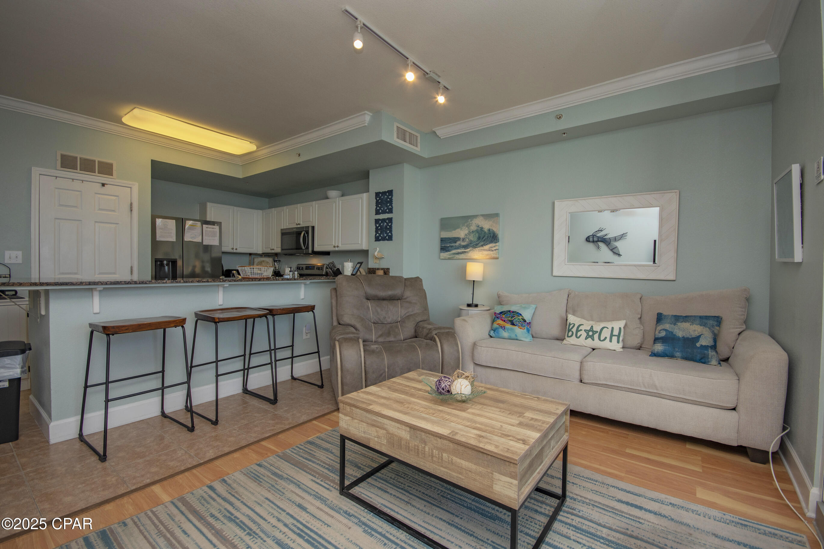 Image 4 For 16819 Front Beach Road 2006