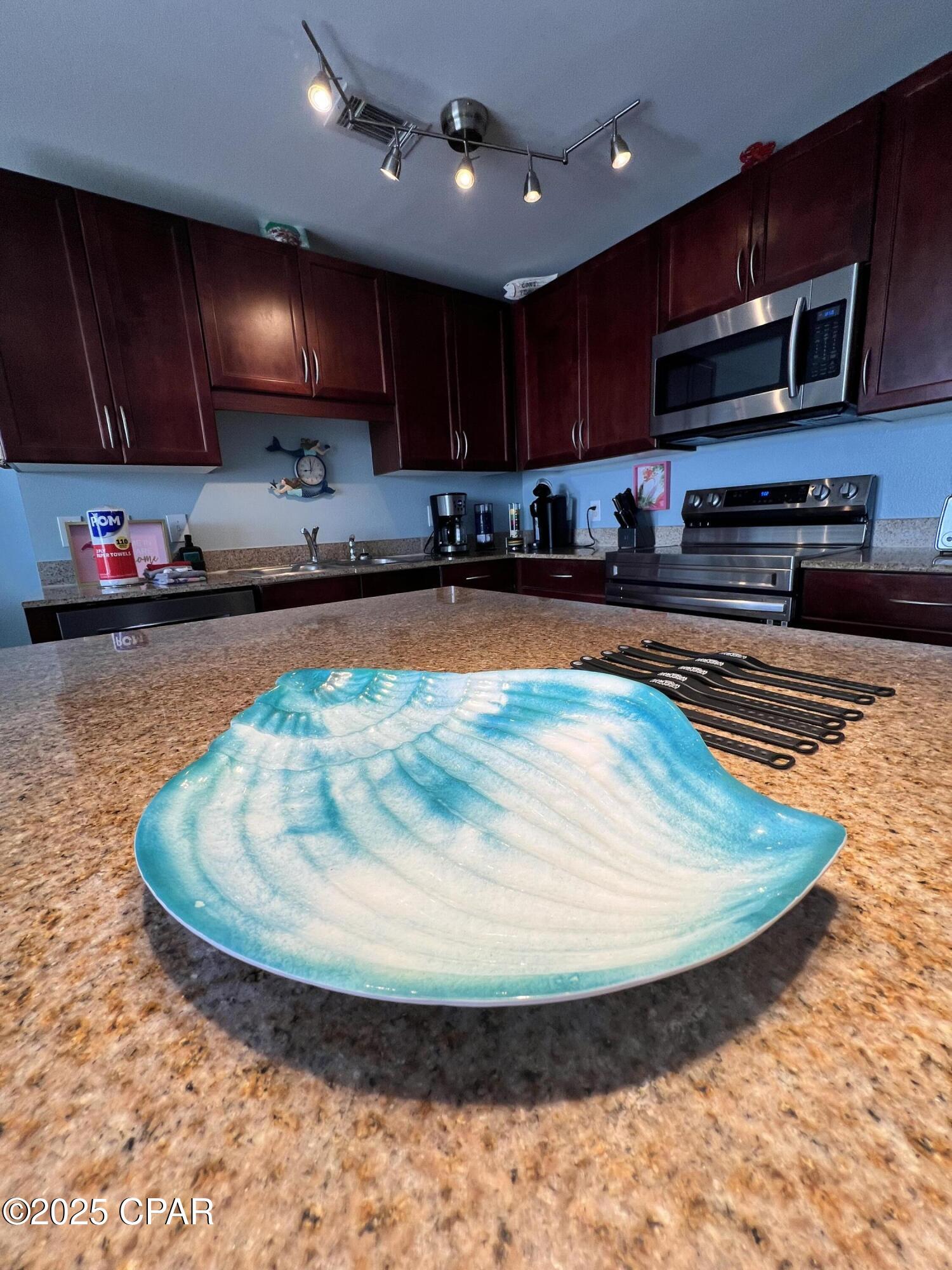 Image 41 For 9902 Thomas Drive 636