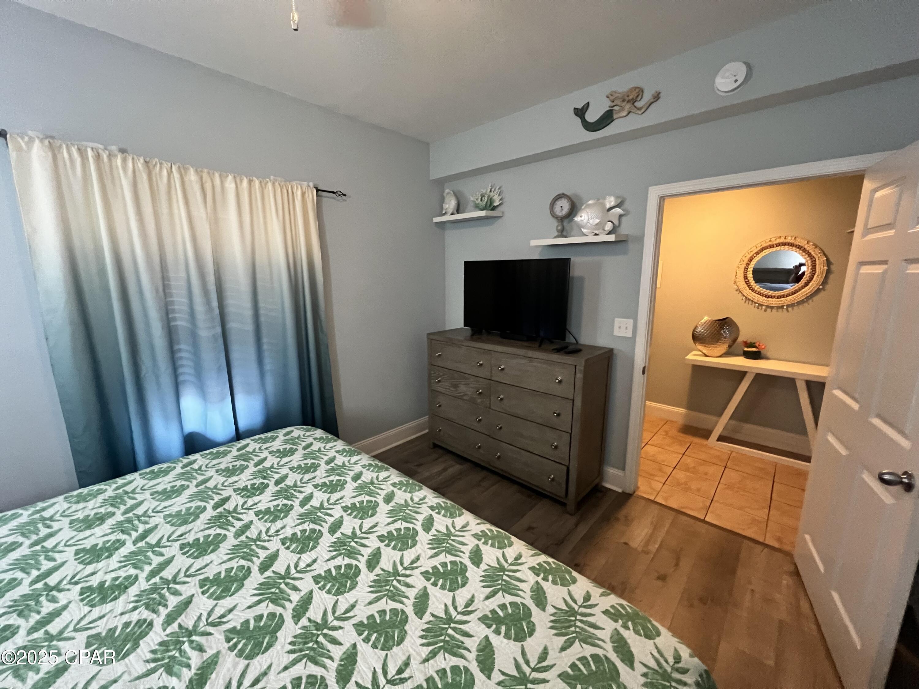 Image 6 For 9902 Thomas Drive 636