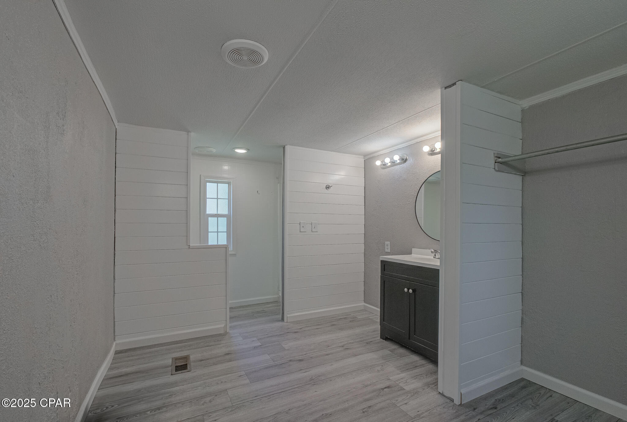 Image 7 For 255 Highway 22 A