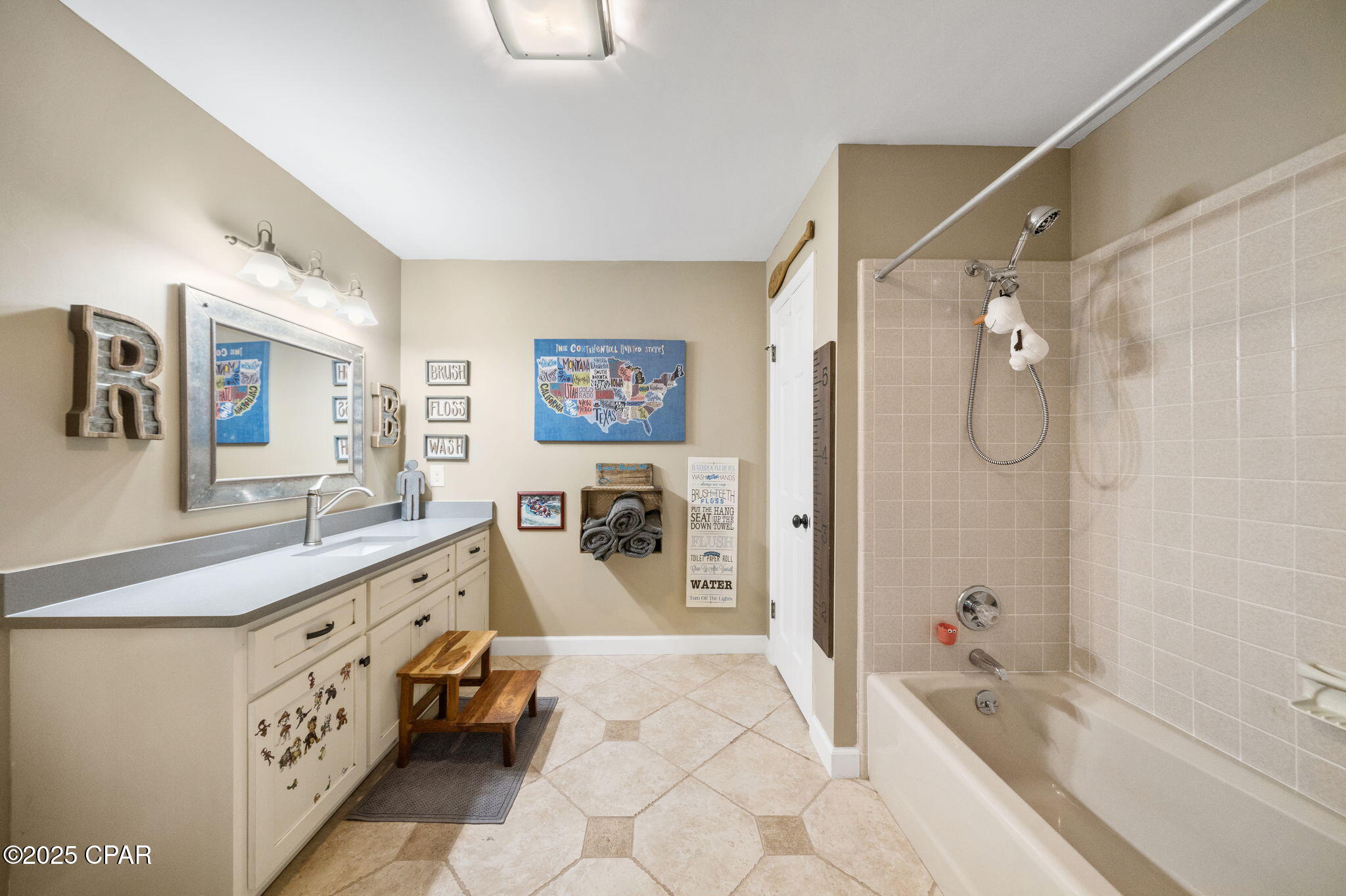 Image 24 For 138 Queens Circle