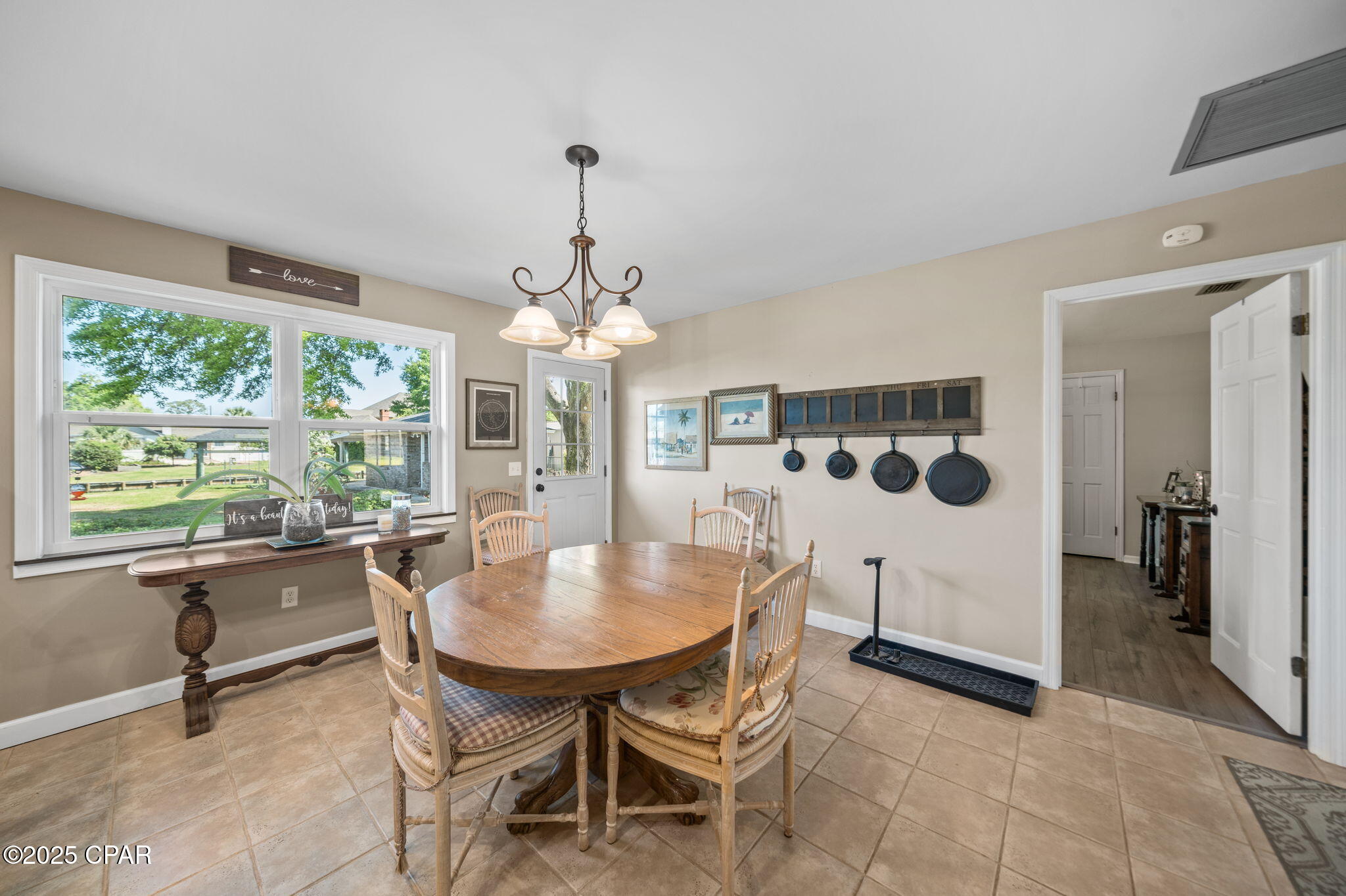 Image 35 For 138 Queens Circle