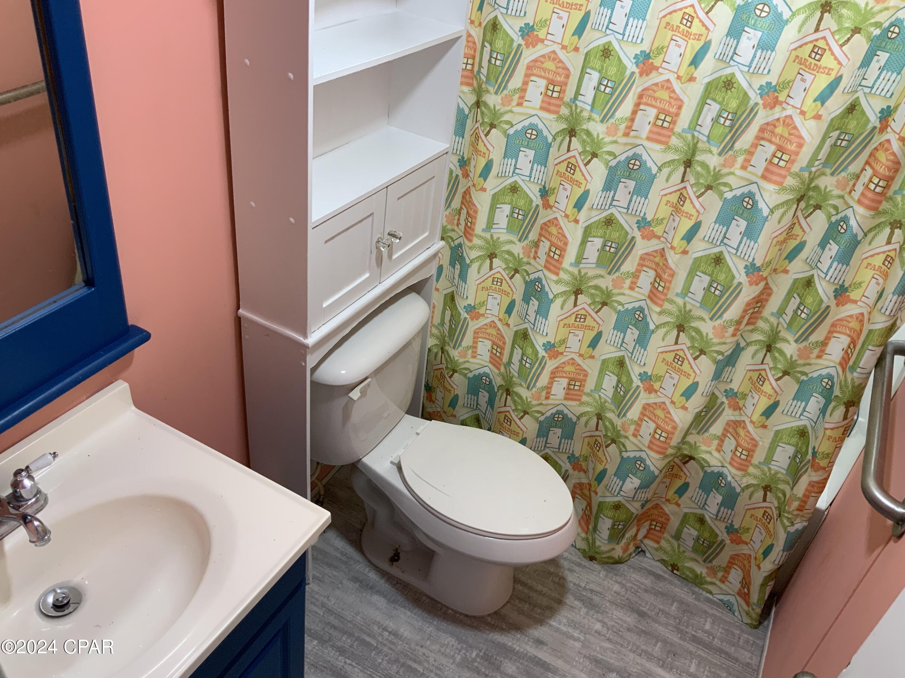 Image 10 For 7125 Beachwood Boulevard