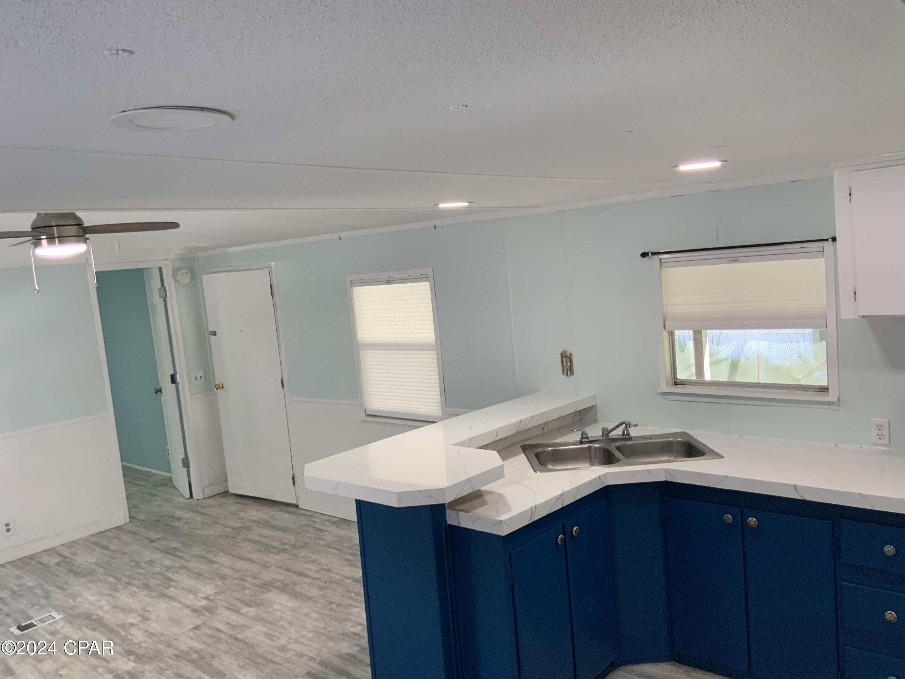 Image 8 For 7125 Beachwood Boulevard