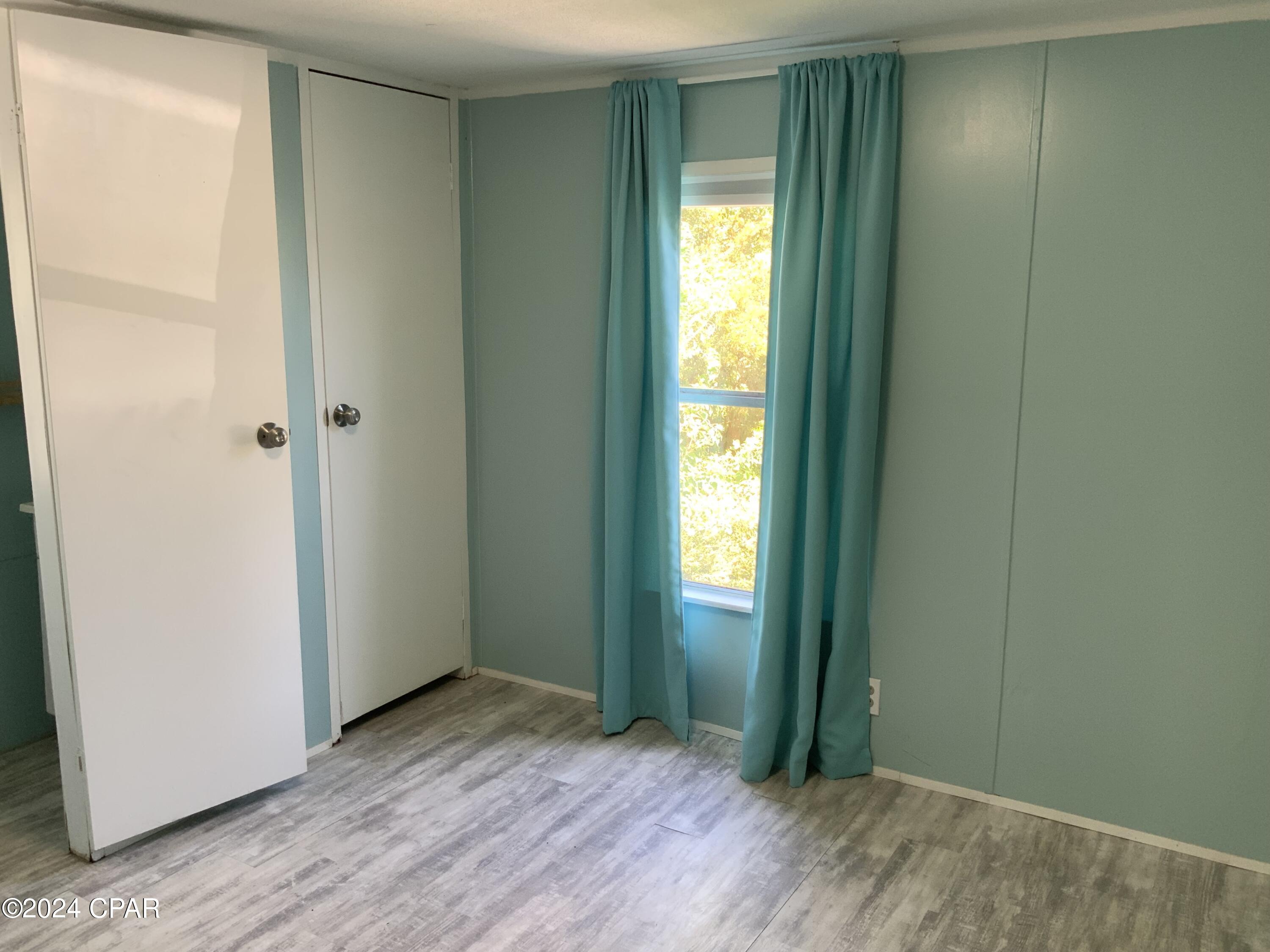 Image 9 For 7125 Beachwood Boulevard