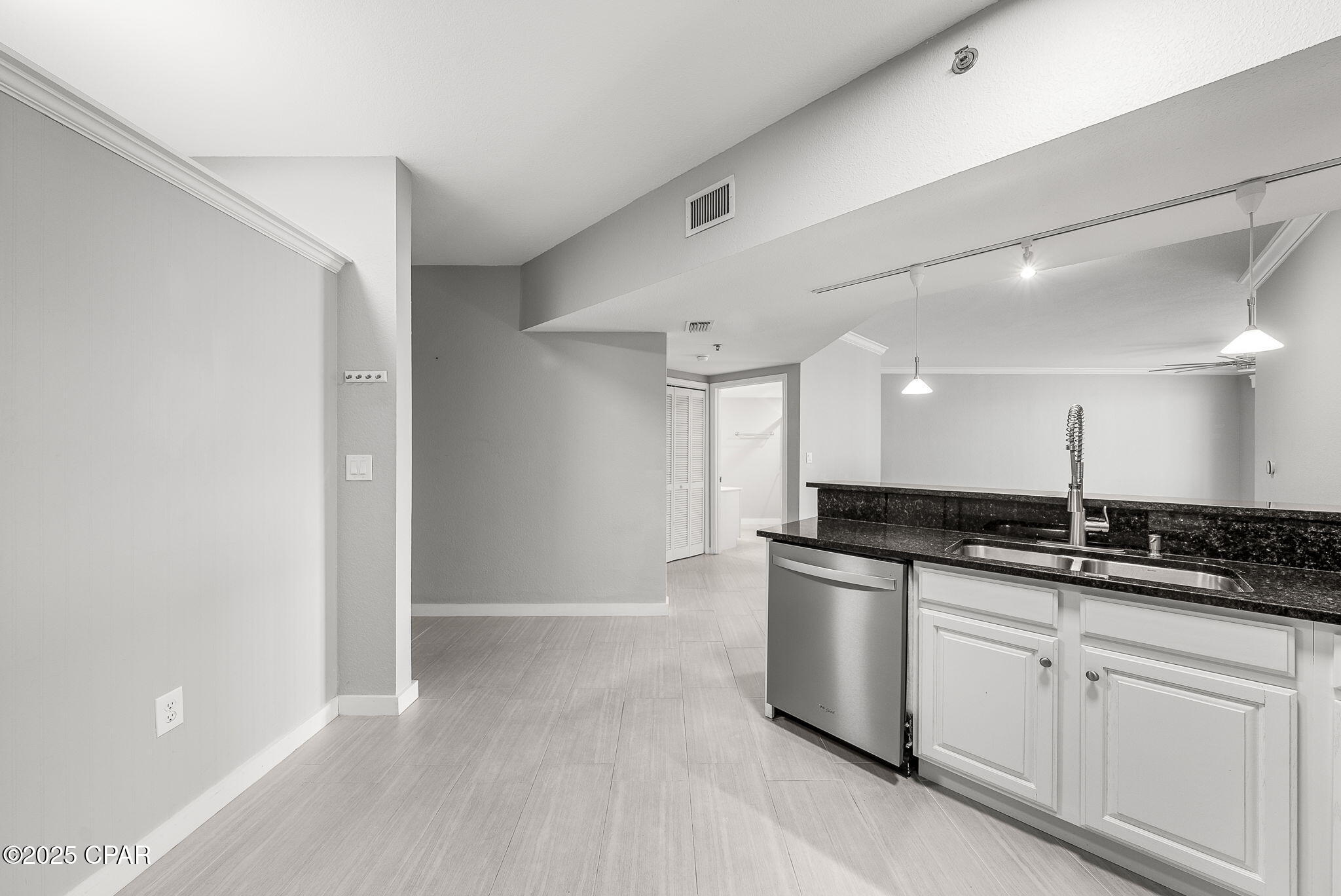 Image 21 For 6500 Bridge Water Way 105