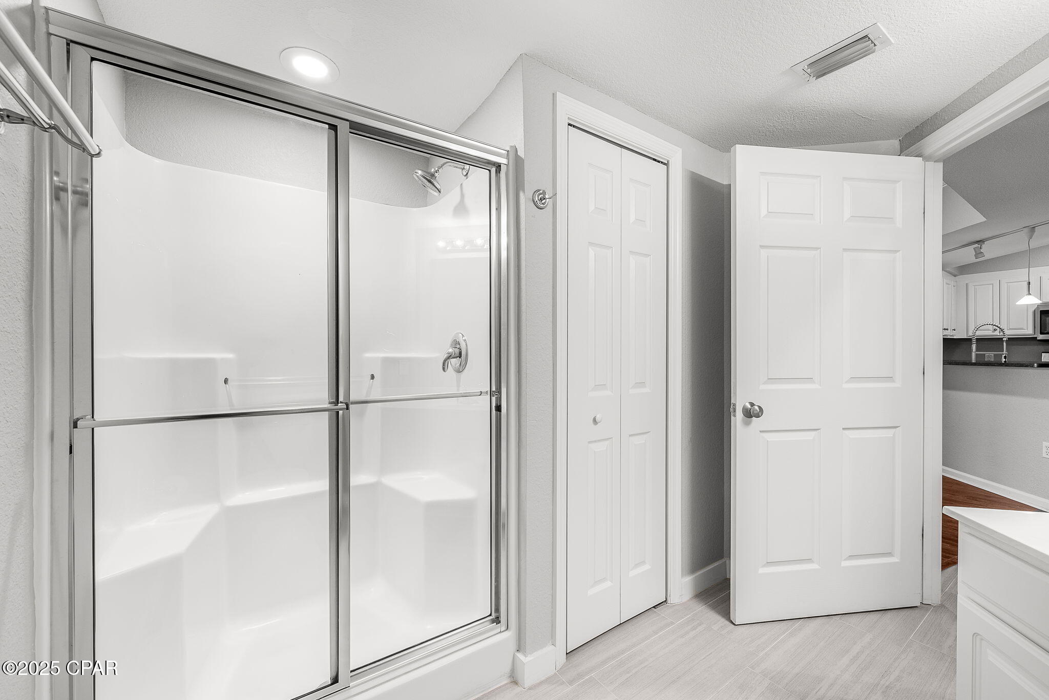 Image 33 For 6500 Bridge Water Way 105