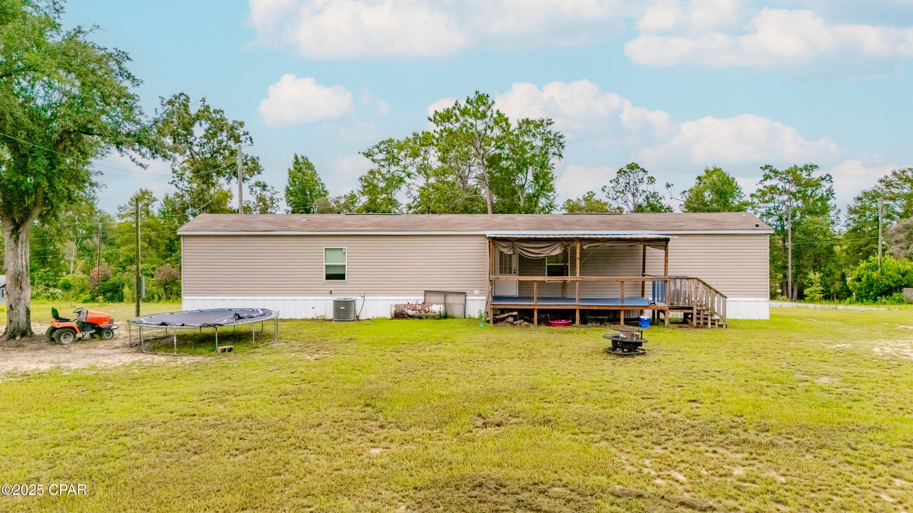 Homes for sale in Sneads, FL | 7775 Lake Seminole Rd, Sneads, FL 32460 | MLS# 777545