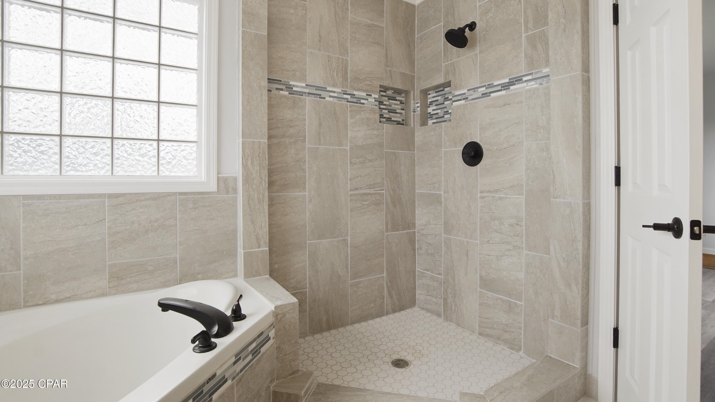 Image 11 For 112 Cottonwood Circle