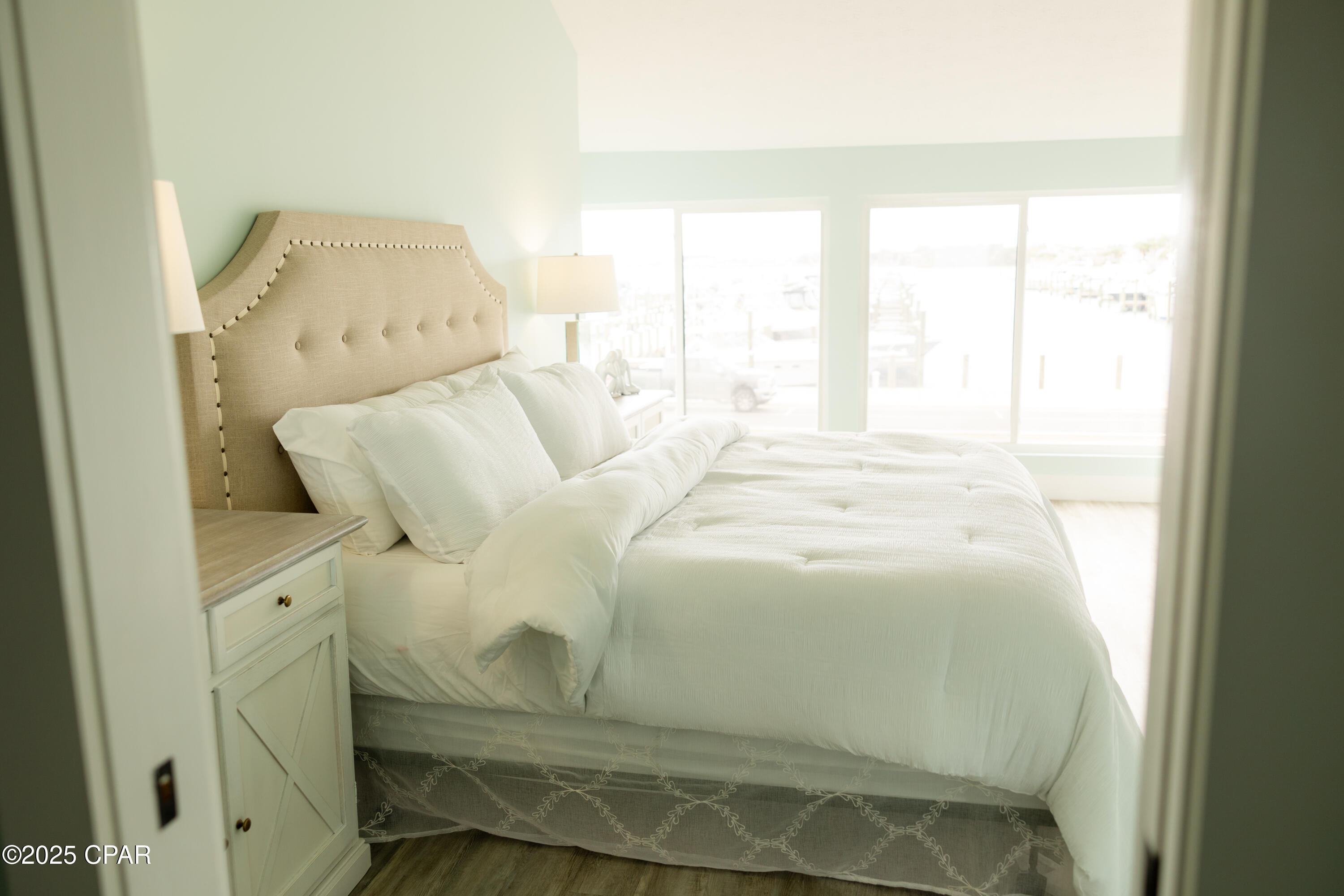 Listing photo id 4 for 4726 Bay Point Road 4204