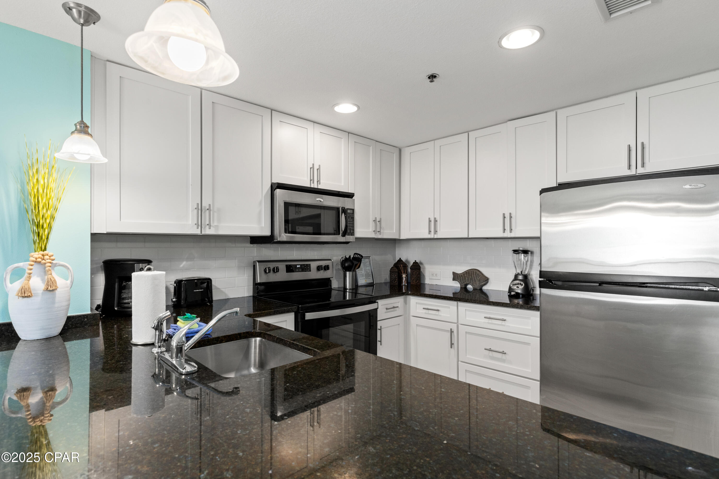 Image 20 For 11807 Front Beach Road 1902