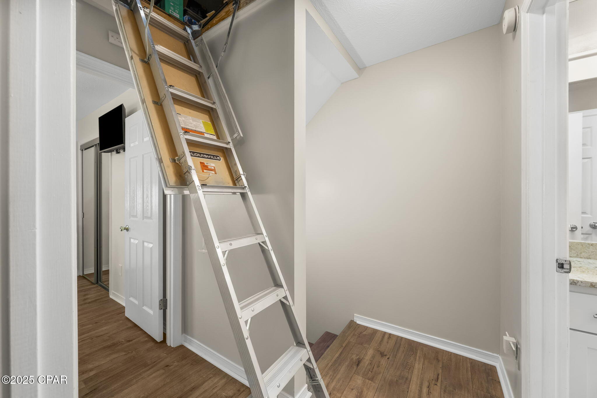 Image 27 For 116 W. Leslie Lane Lane