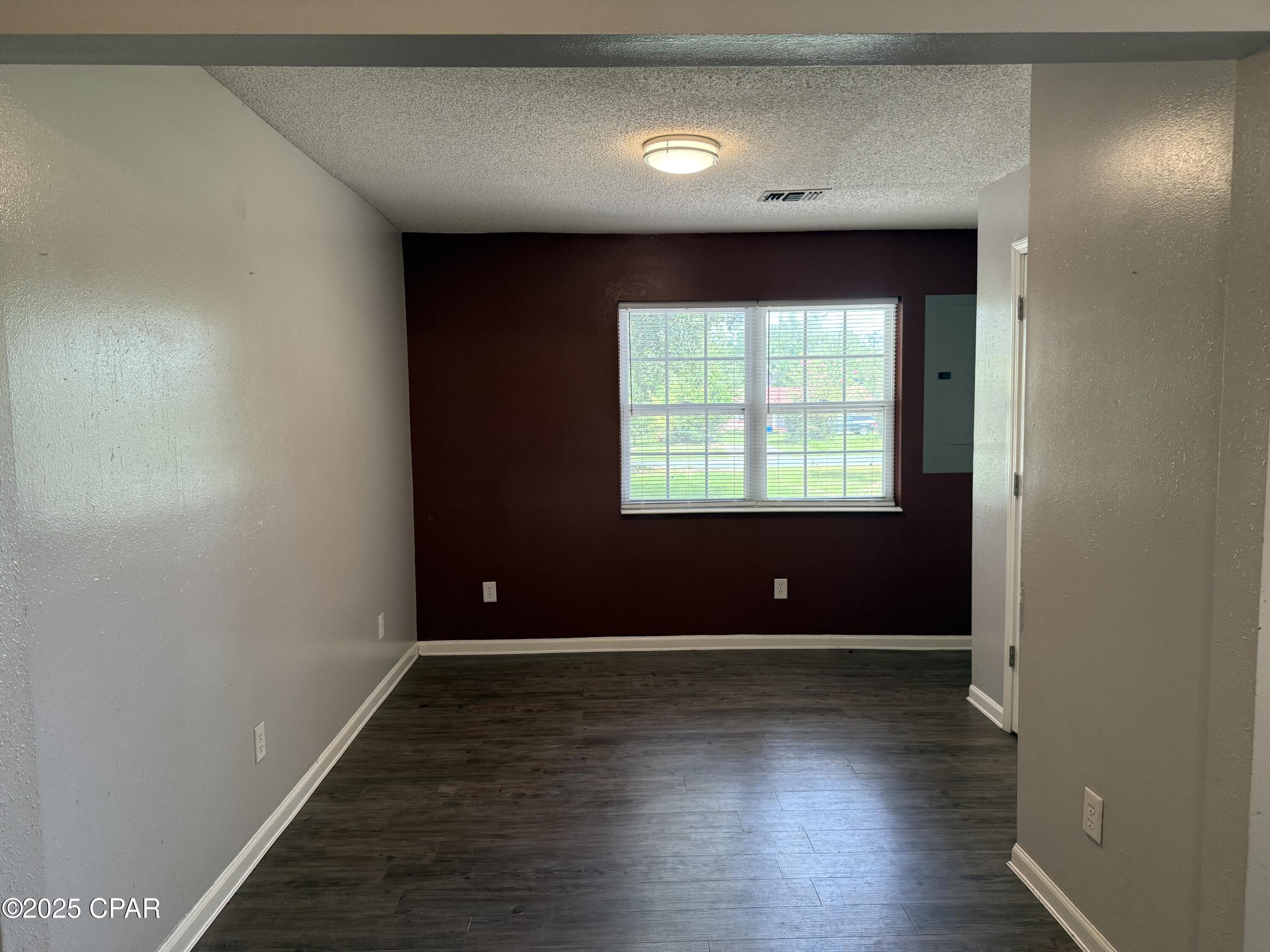 Listing photo id 14 for 5947 Highway 2