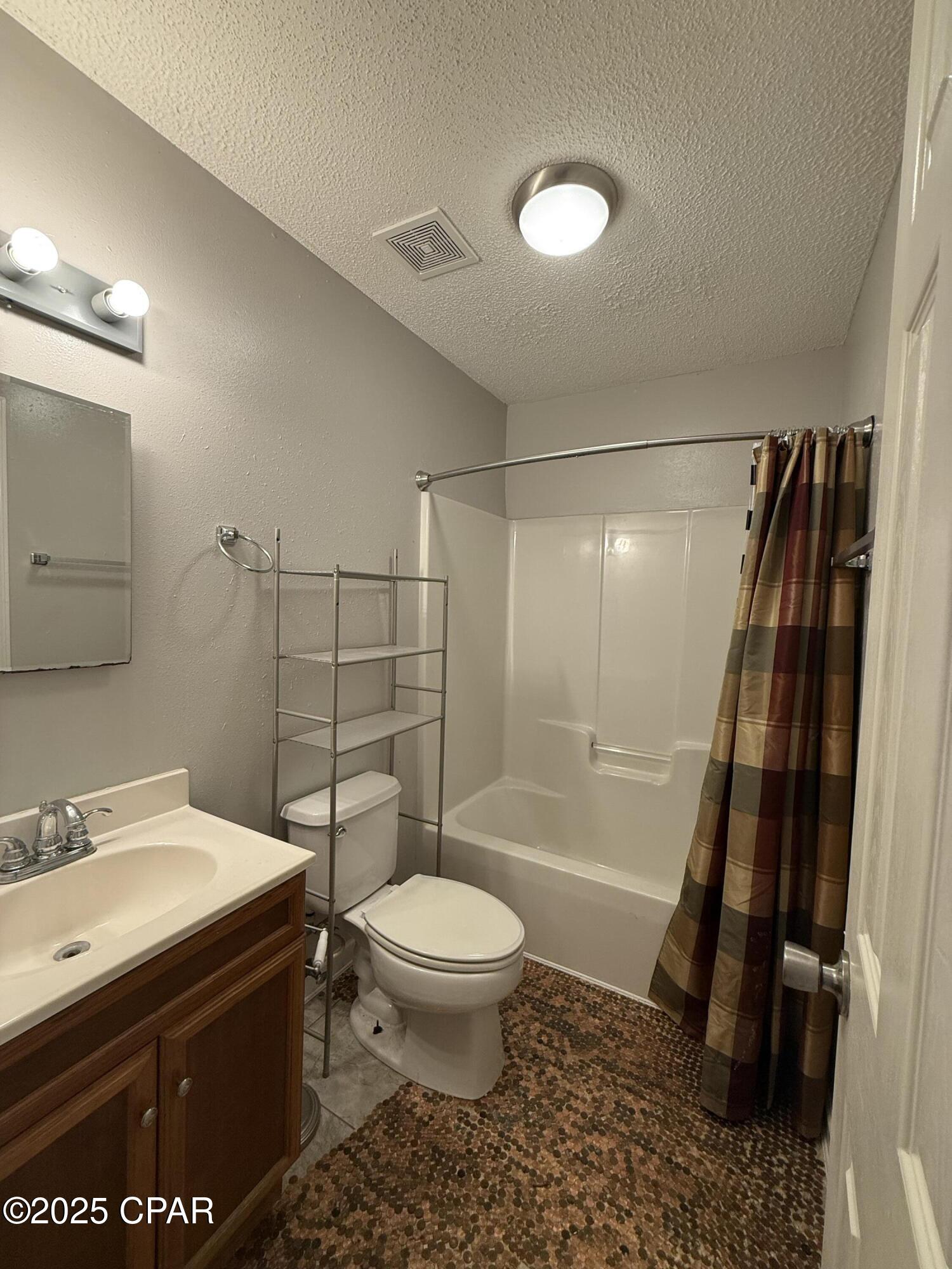 Listing photo id 19 for 5947 Highway 2