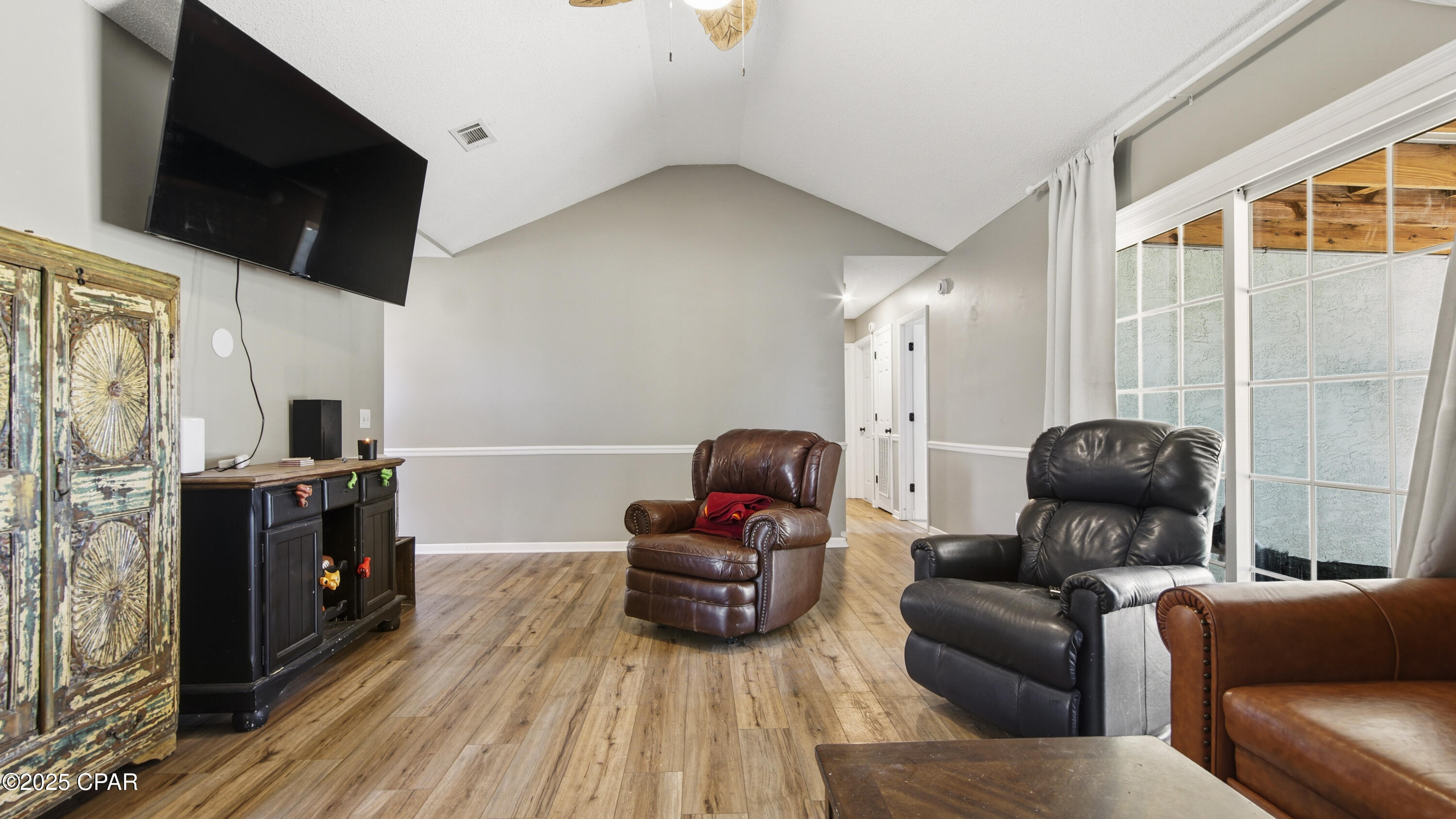 Image 11 For 17005 Guava Avenue