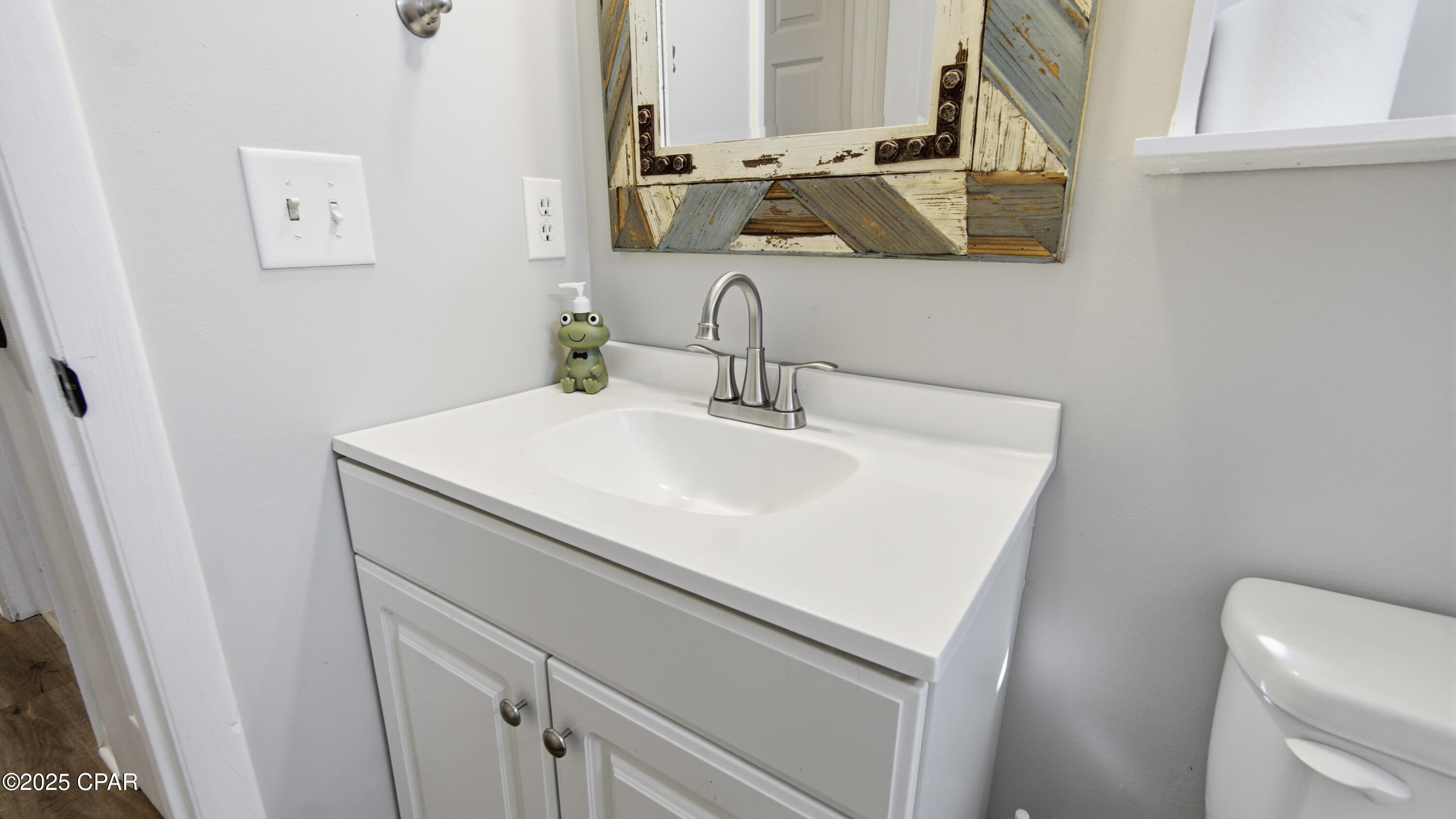 Image 20 For 17005 Guava Avenue