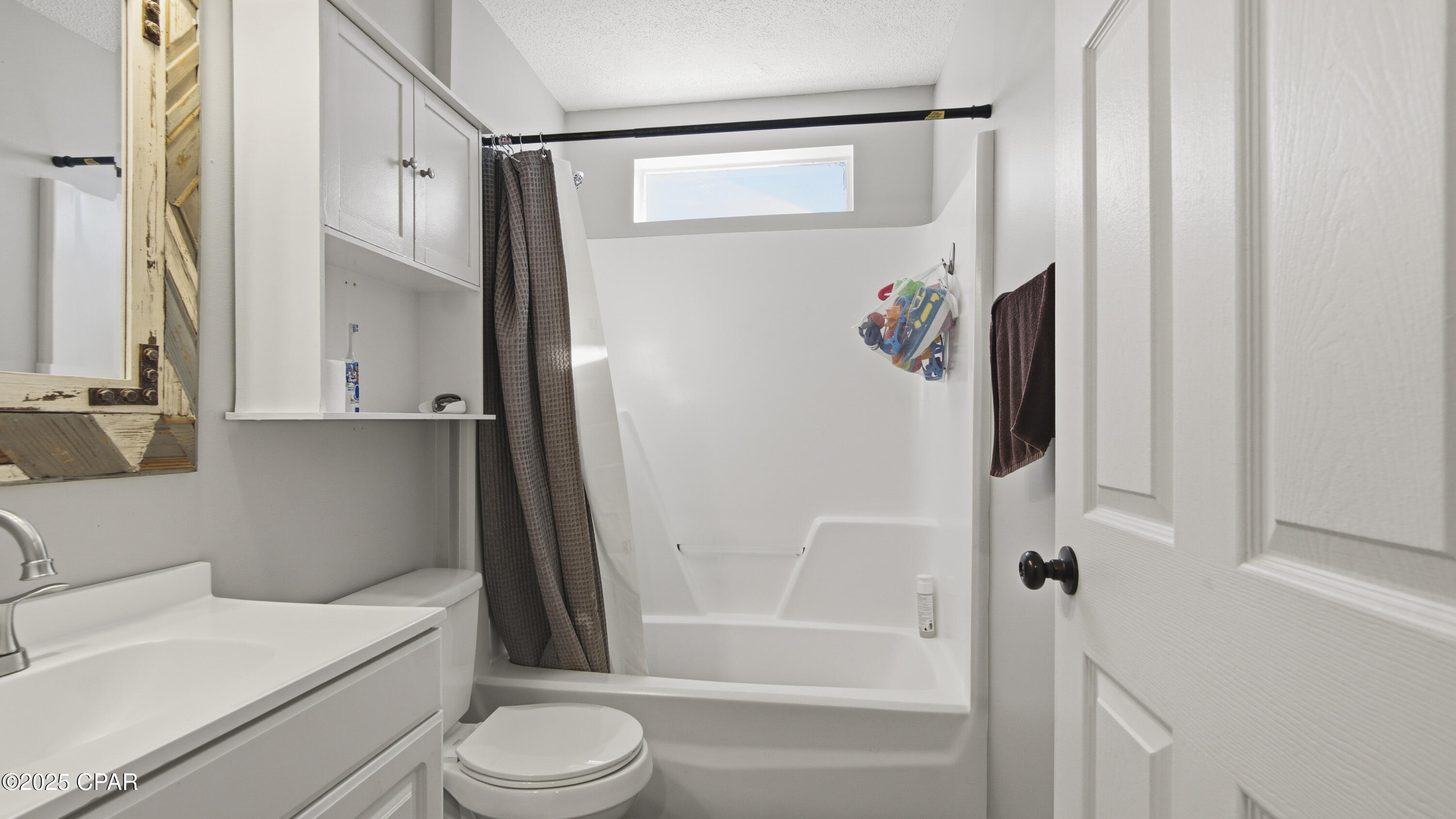 Image 22 For 17005 Guava Avenue