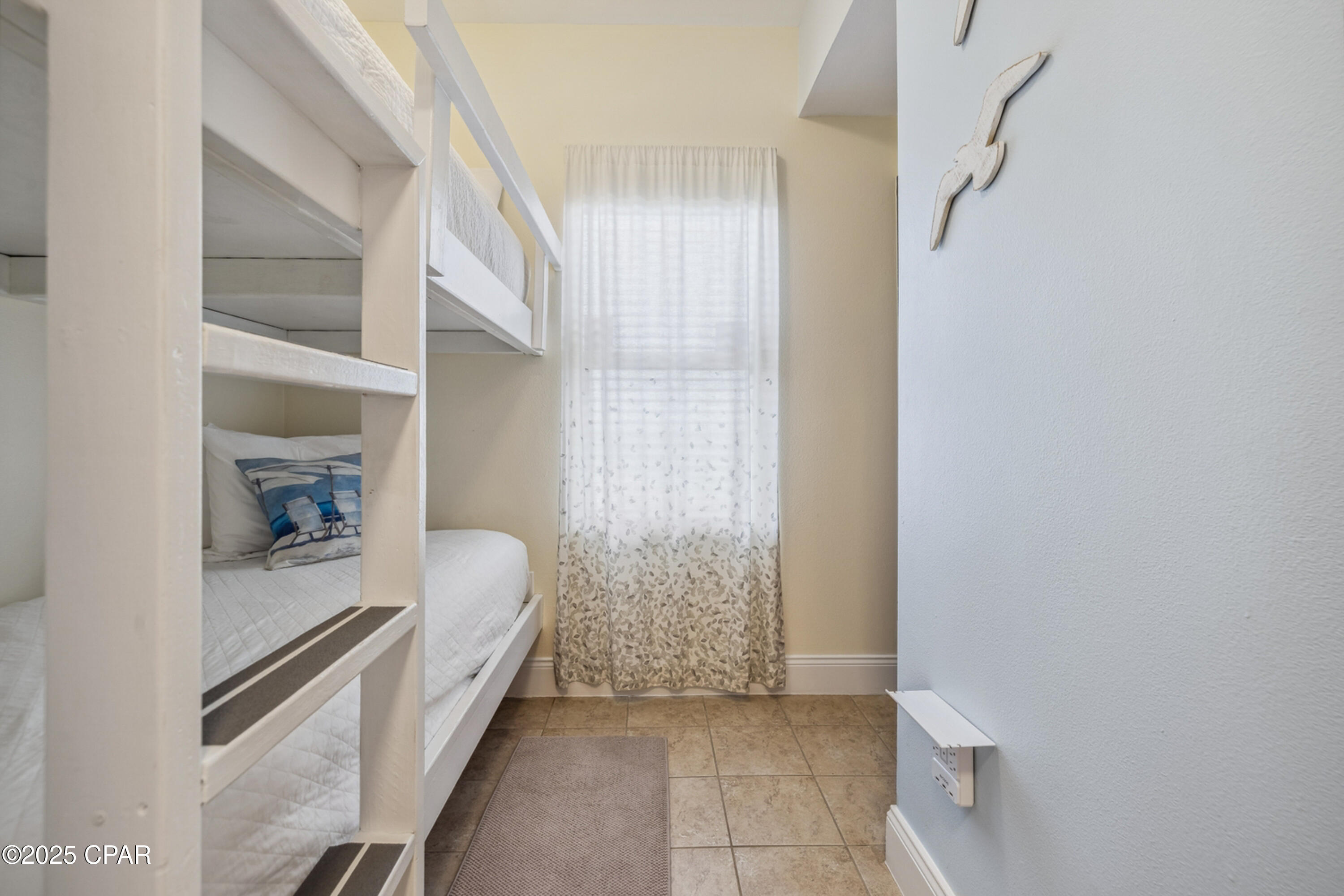 9860 S Thomas Drive 1824