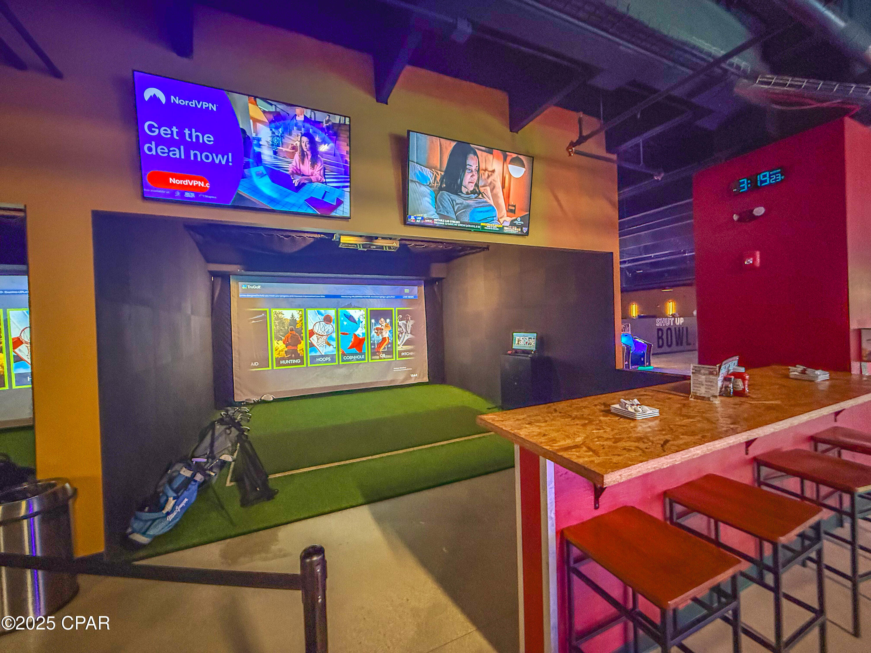 9860 S Thomas Drive 1824