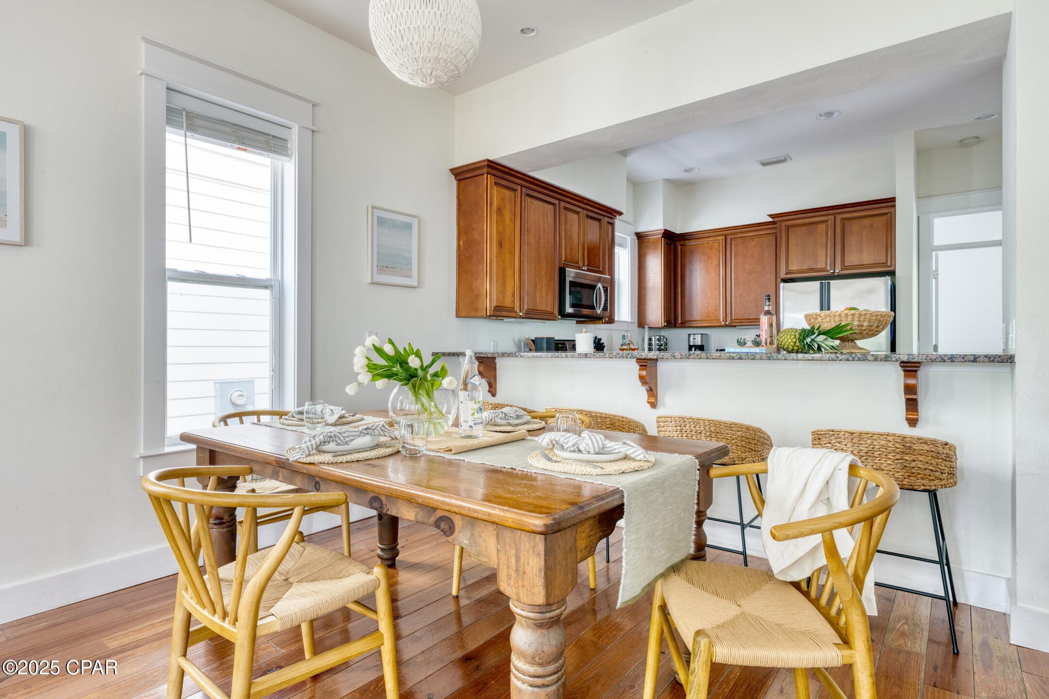 Listing photo id 10 for 115 Cottage Court