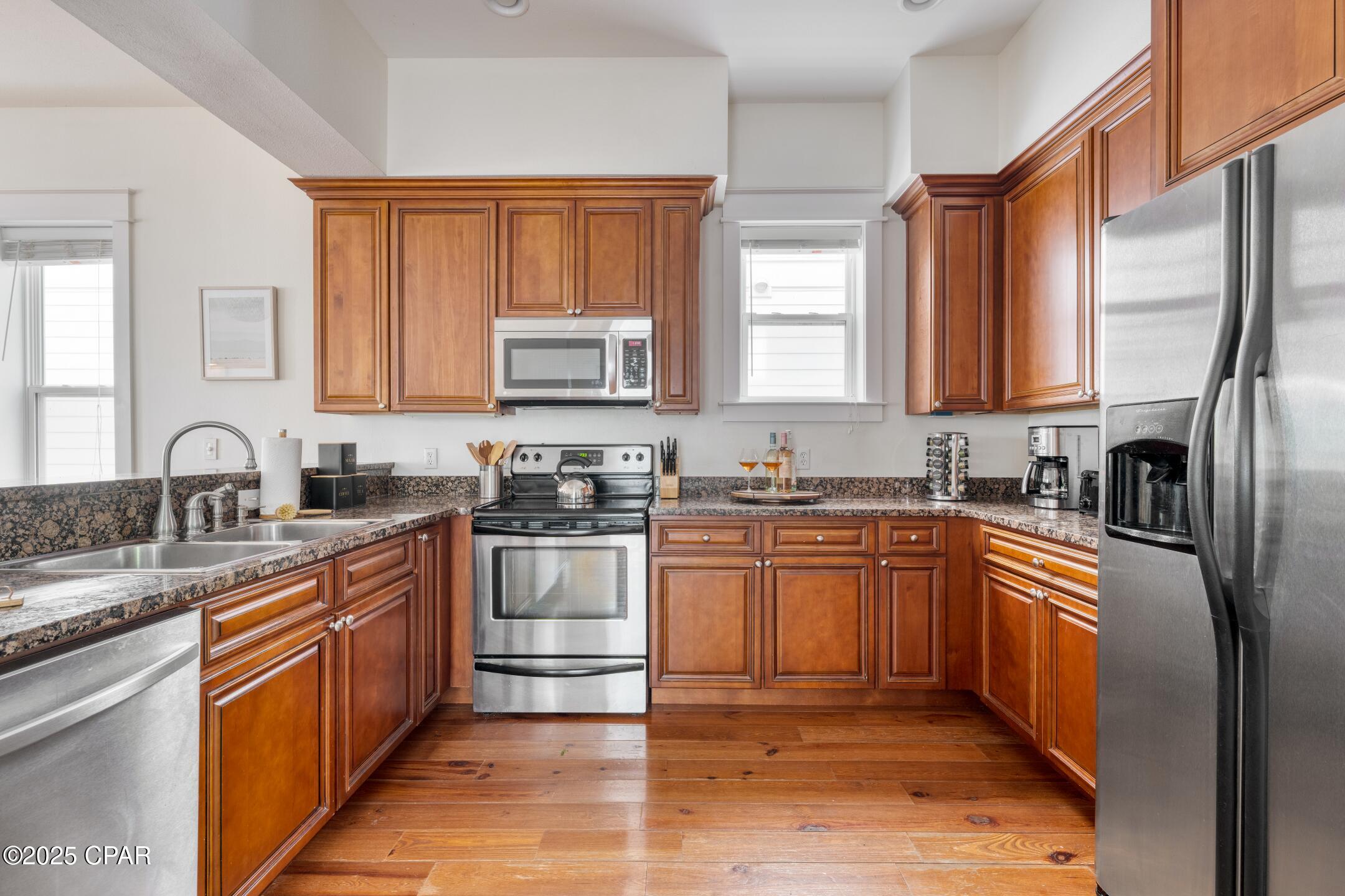 Listing photo id 12 for 115 Cottage Court