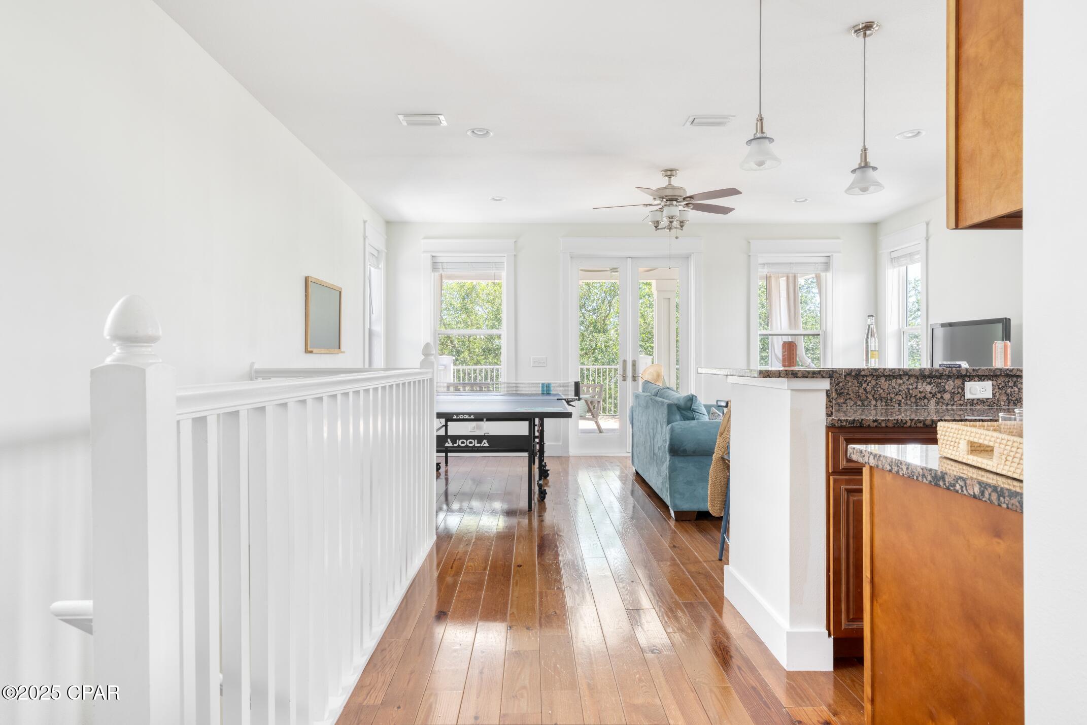 Listing photo id 13 for 115 Cottage Court