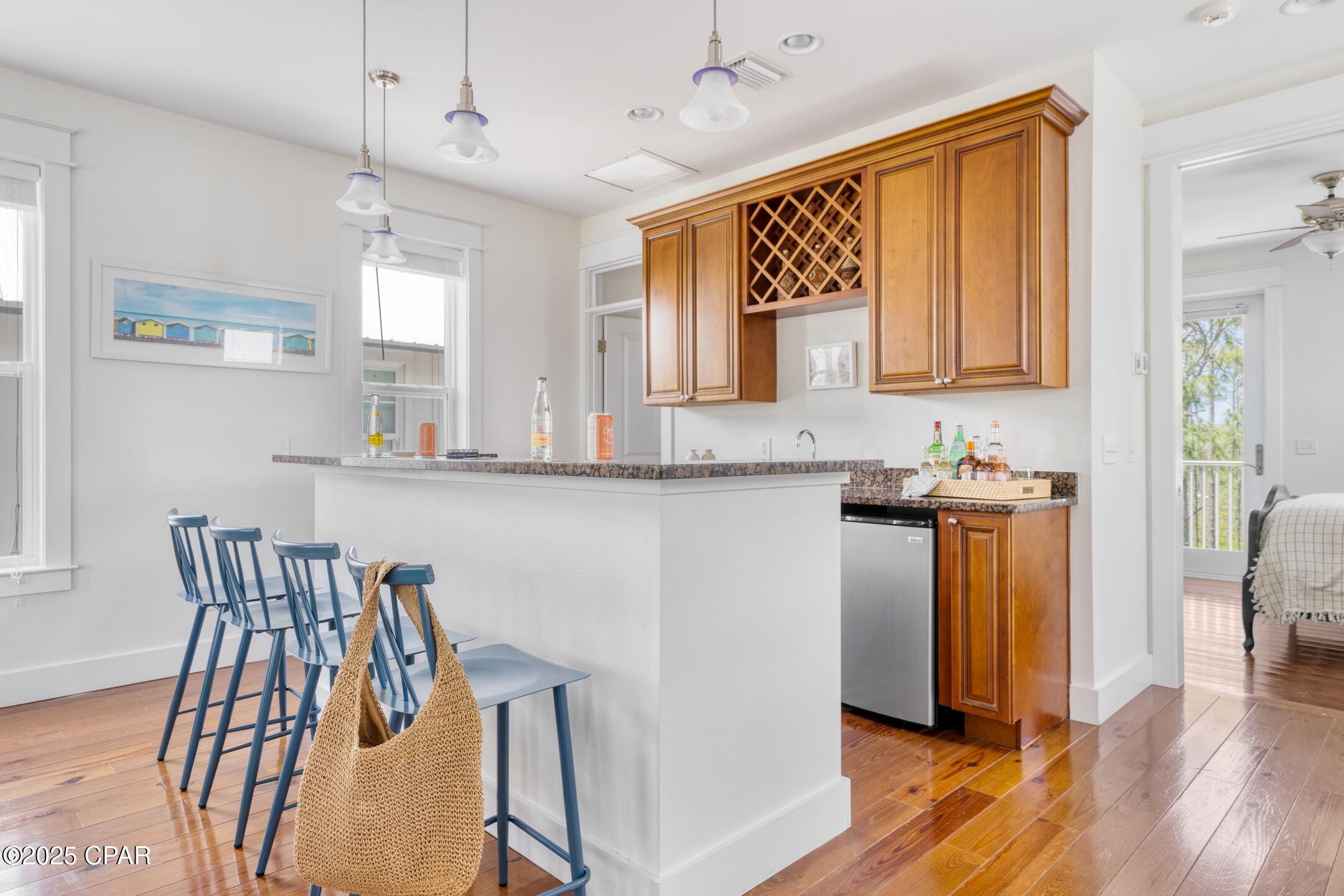 Listing photo id 15 for 115 Cottage Court