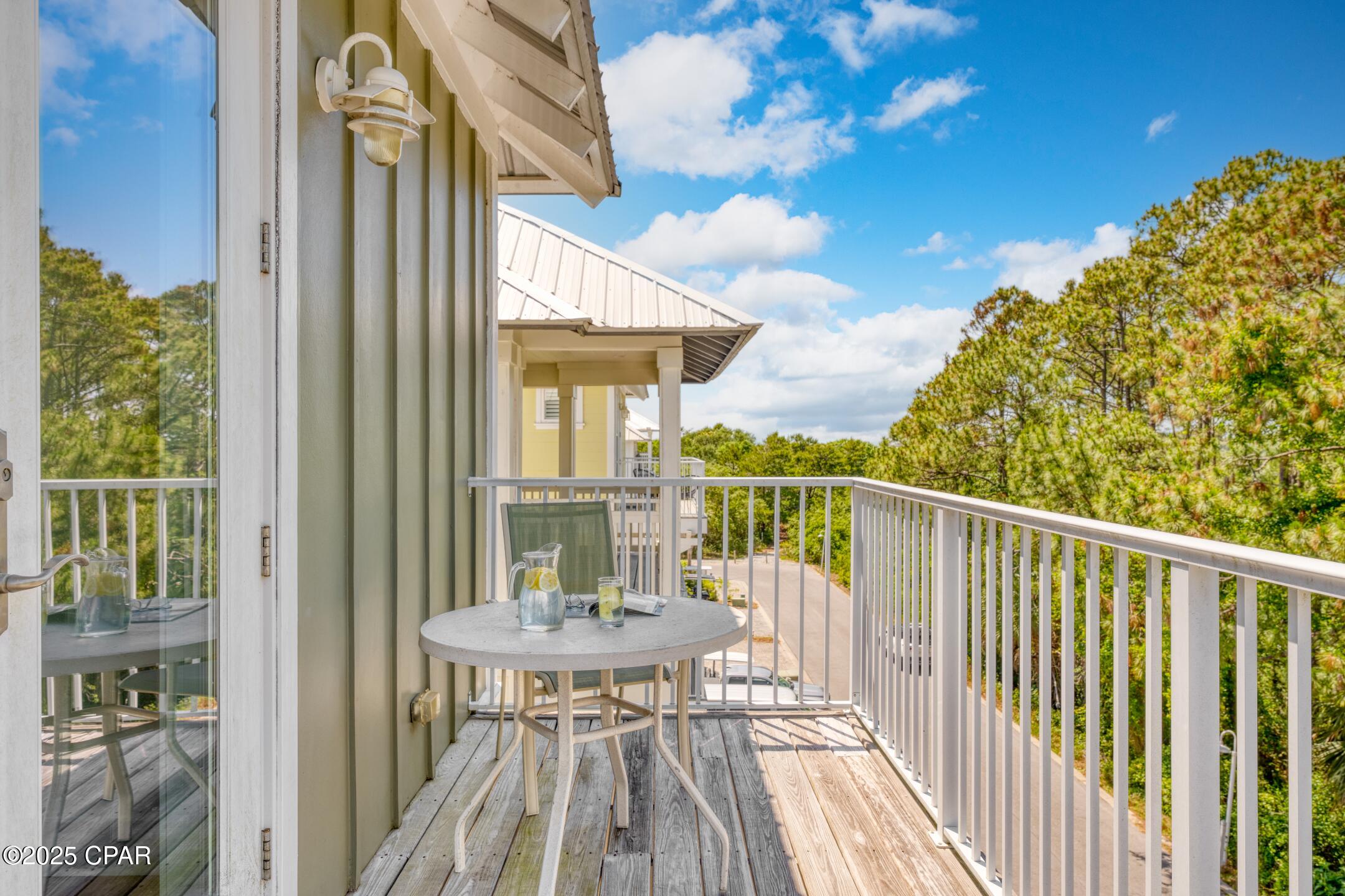 Listing photo id 32 for 115 Cottage Court