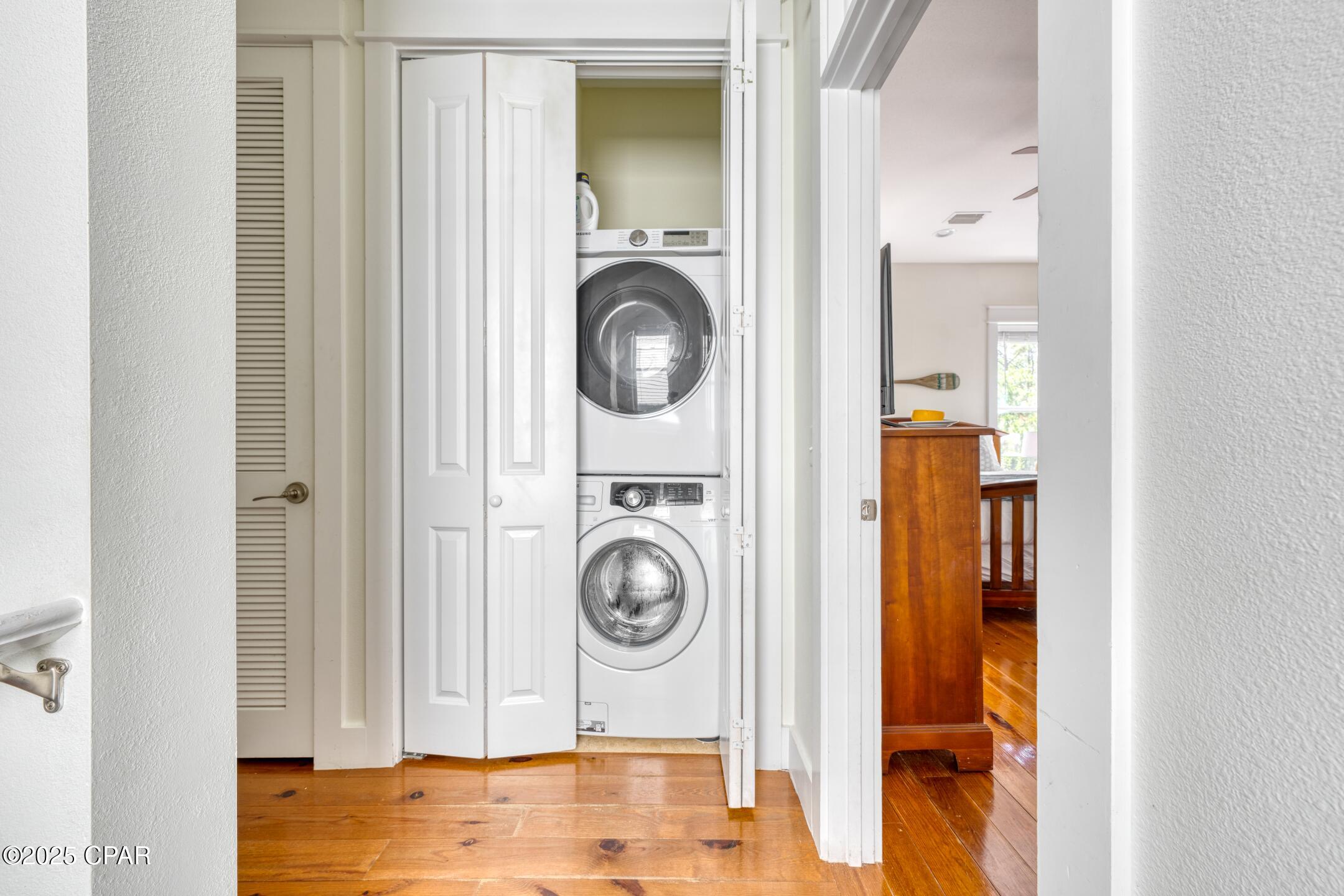 Listing photo id 47 for 115 Cottage Court