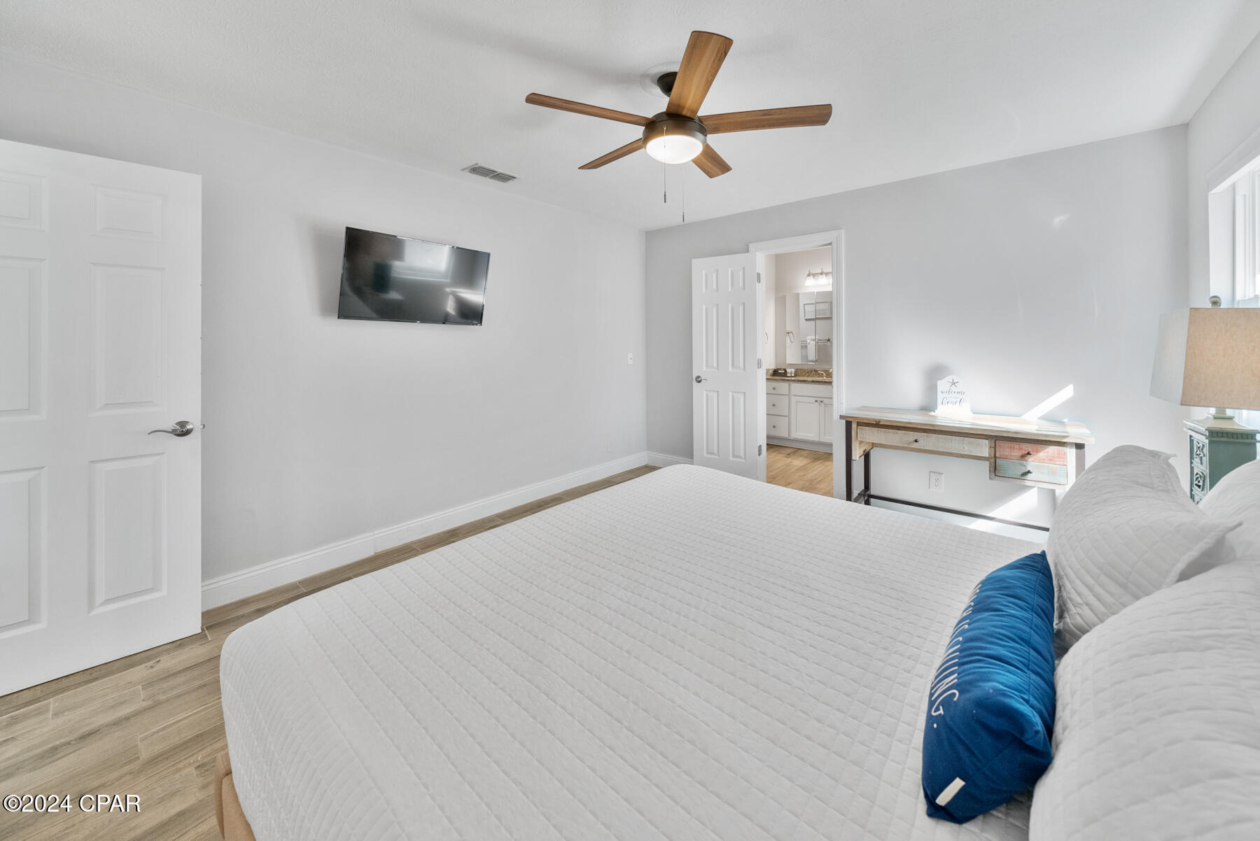 Image 11 For 5701 Lagoon Drive