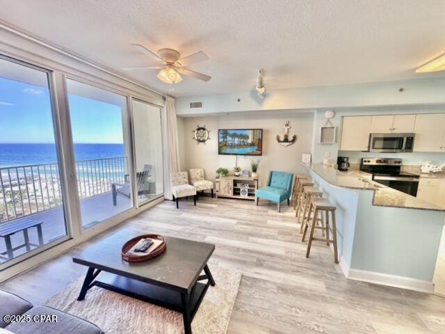 Image 4 For 9900 Thomas Drive 909